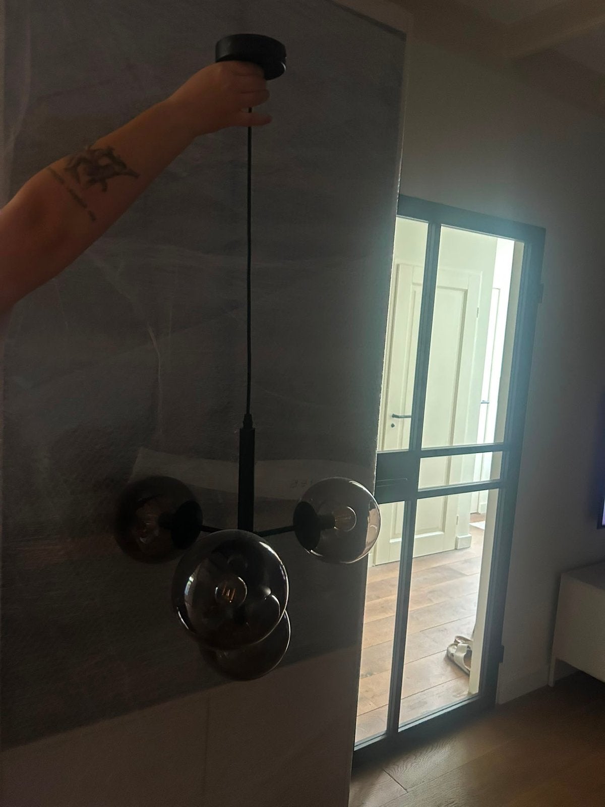 Zwarte hanglamp met smoke glas - Zo goed als nieuw, Ophalen, Zo goed als nieuw, Glas