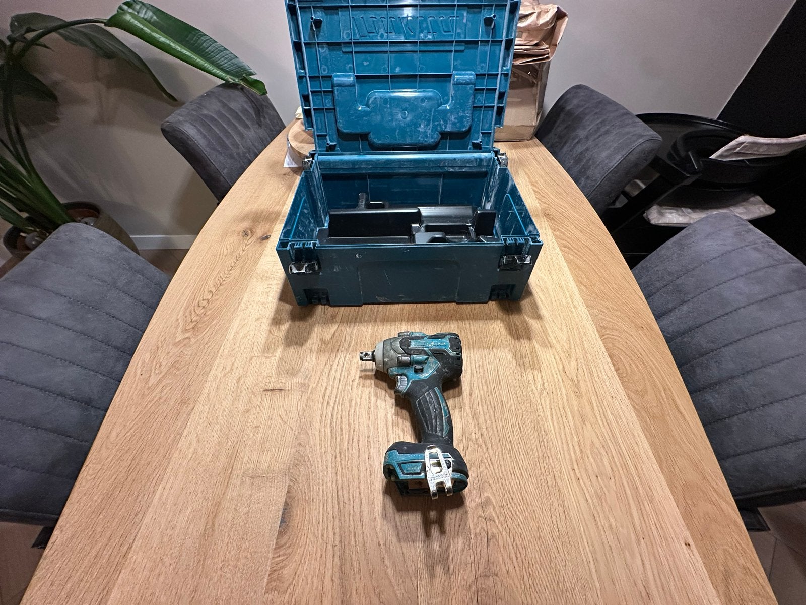 Makita Accu Slagmoersleutel DTW285ZJ met Koffer, Ophalen of Verzenden, Gebruikt, Overige typen, Variabele snelheid