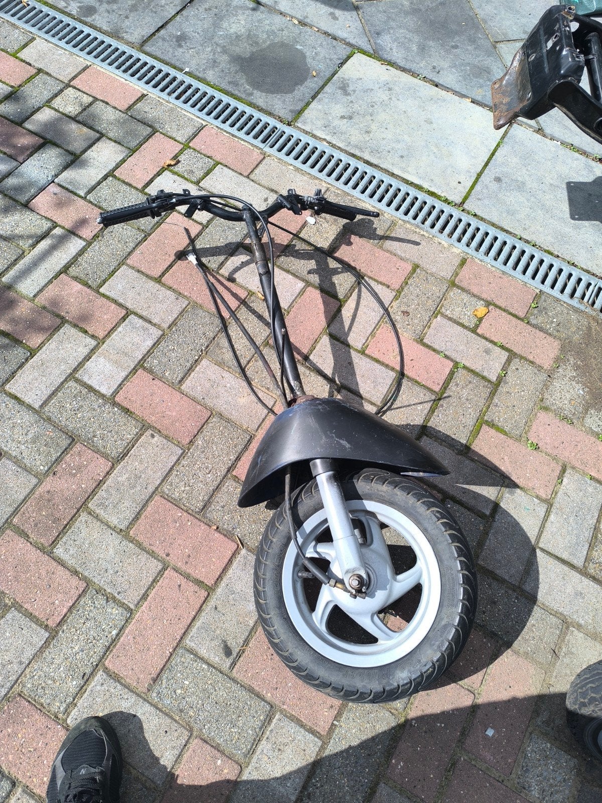 puch type 2 voorwiel met stuur, Fietsen en Brommers, Ophalen, Zo goed als nieuw, Overige typen, Piaggio