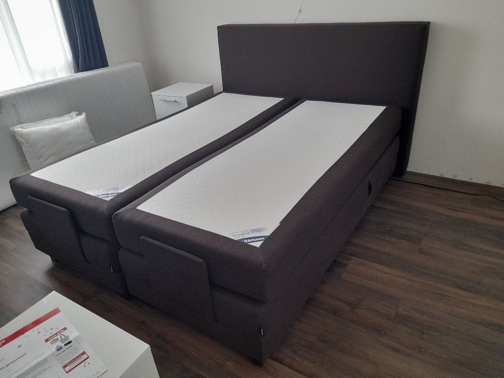 Elektrische Boxspring Arendal Kårlsson, Huis en Inrichting, Slaapkamer | Boxsprings, Ophalen, Gebruikt, Bruin, Tweepersoons