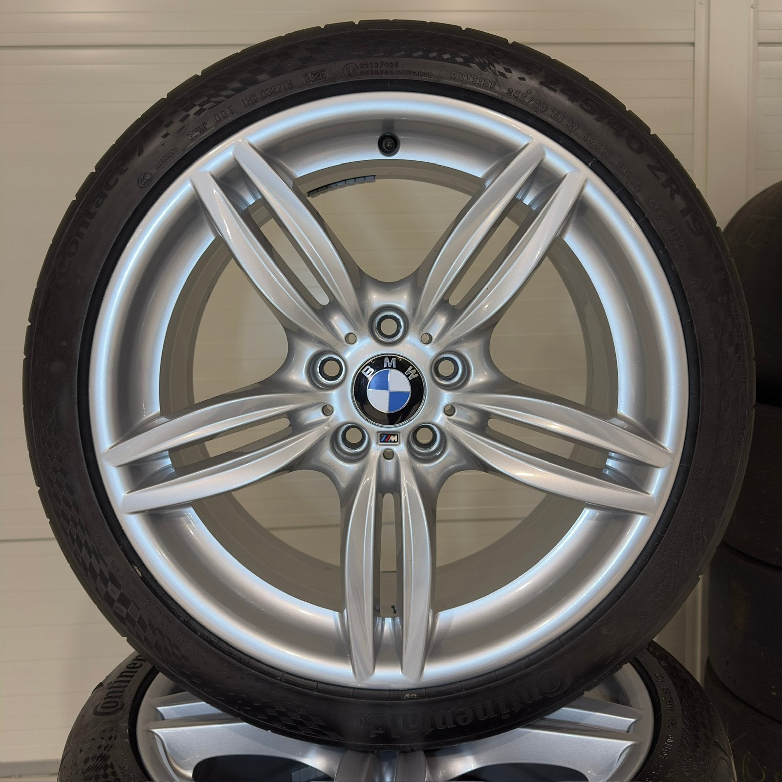 Orig. 19" BMW 351M breedset NIEUWSTAAT + Continental banden, 2037VM, 275 mm, Banden en Velgen, Nieuw