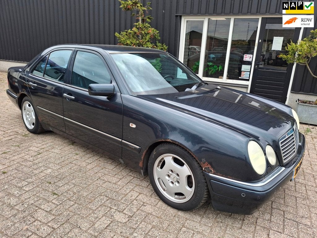 Mercedes-Benz E-klasse 320 Avantgarde, Auto's, Mercedes-Benz, Gebruikt, Zwart, Zwart, Bedrijf