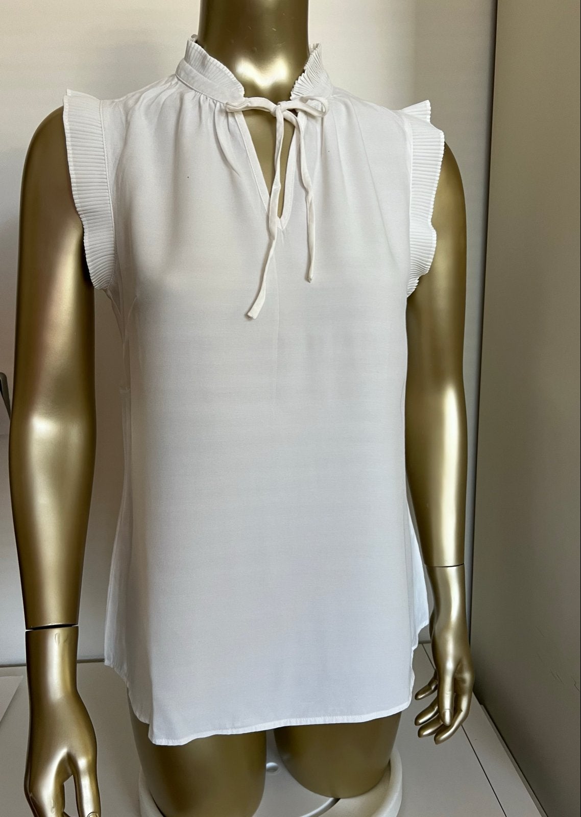 Taifun Roomwitte Mouwloze Blouse met Striksluiting - Maat 38, Kleding | Dames, Tops, Maat 38/40 (M), Wit, Ophalen of Verzenden