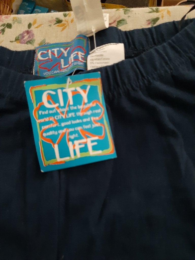 Nieuwe donkerblauwe korte legging, maat: L., Maat 38/40 (M), City Life, Kort, Blauw