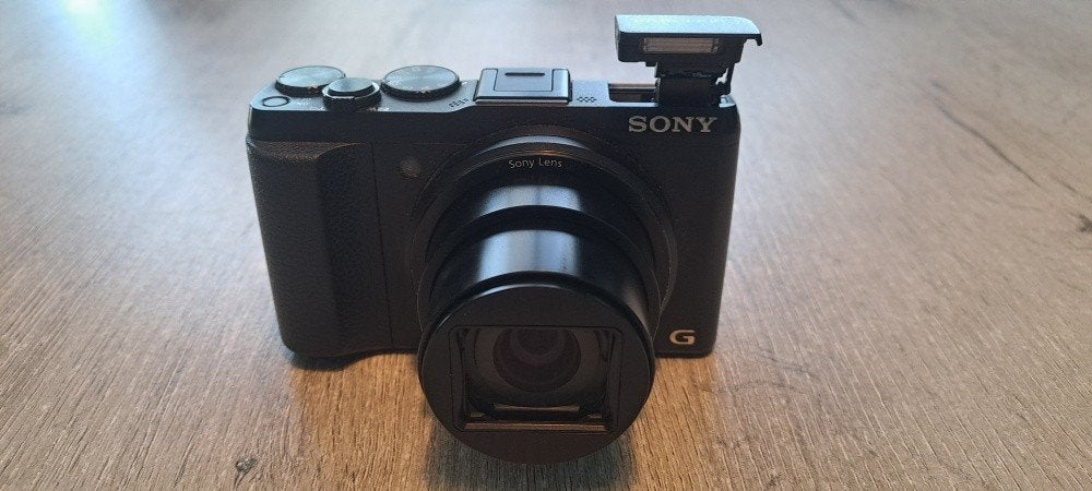 Sony Cyber-shot DSC-HX50V –30x Zoom –Complete set -2 accu's, Ophalen, Zo goed als nieuw, Compactcamera, GPS