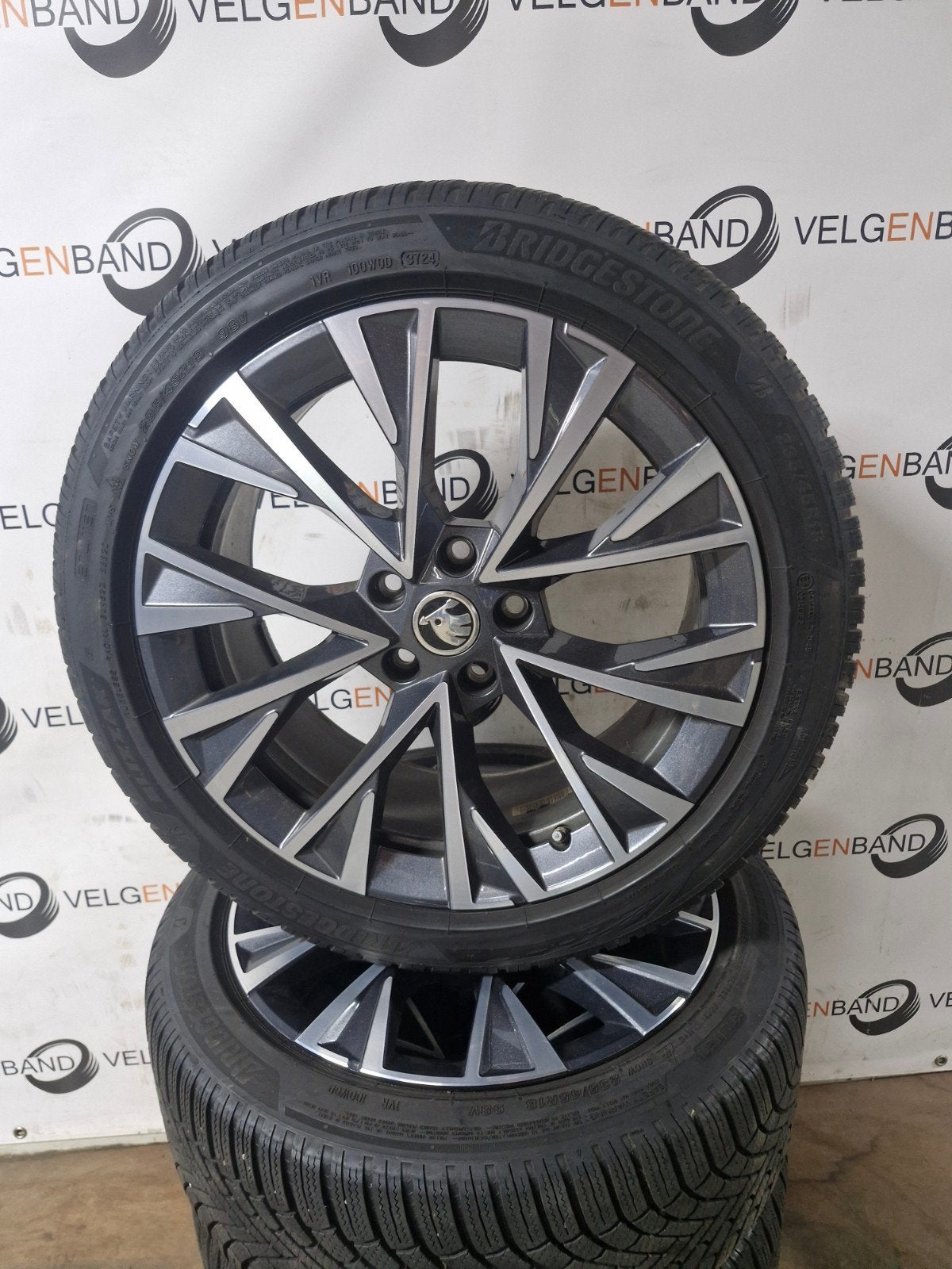 Winterset Skoda Superb IV 235 45 18 5x112 Dofida Super B IV, 18 inch, Gebruikt, ., Banden en Velgen