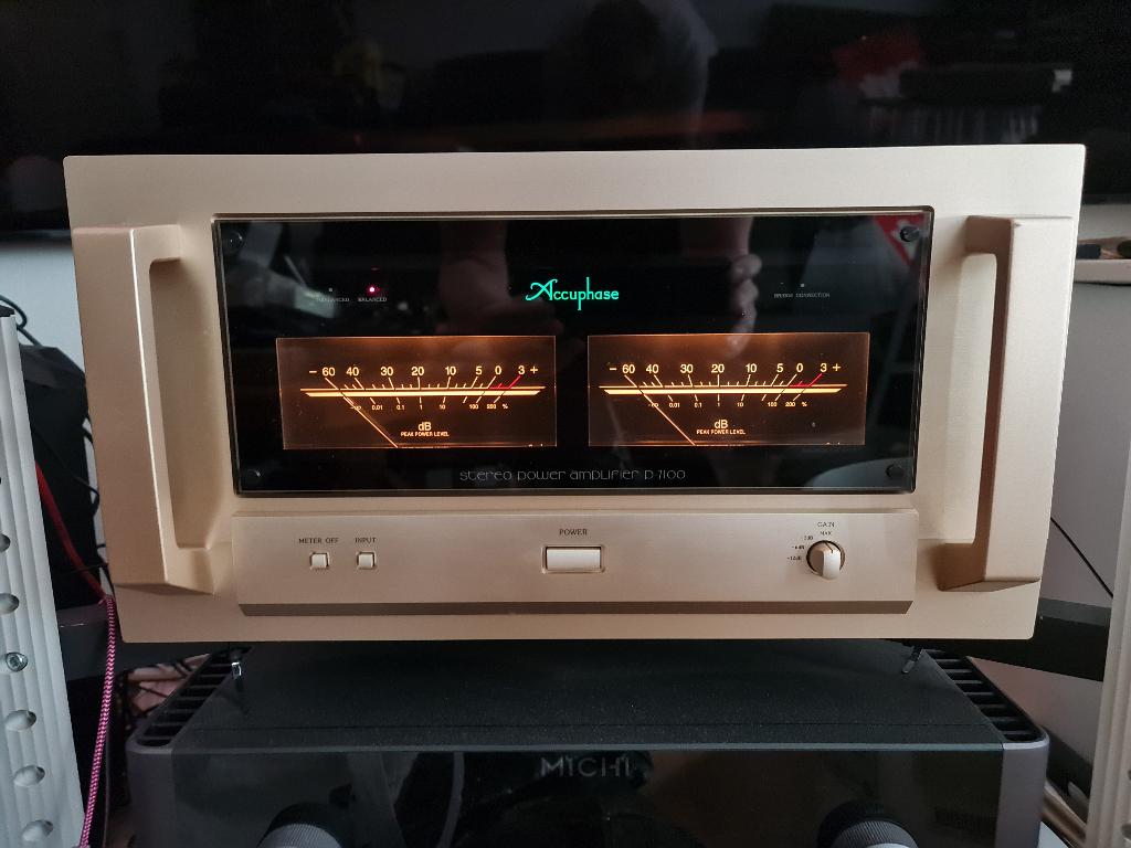 Accuphase P-7100 Met Doos, Zo goed als nieuw, 120 watt of meer, Stereo, Ophalen
