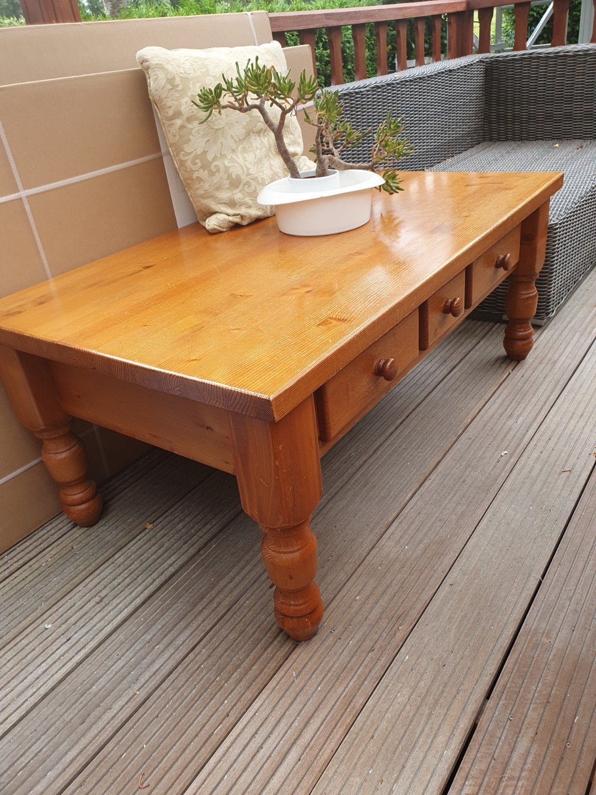 Houten meubelset: salontafel, hoekkast en tv-meubel, Ophalen, Zo goed als nieuw, Landelijke, klassieke stijl