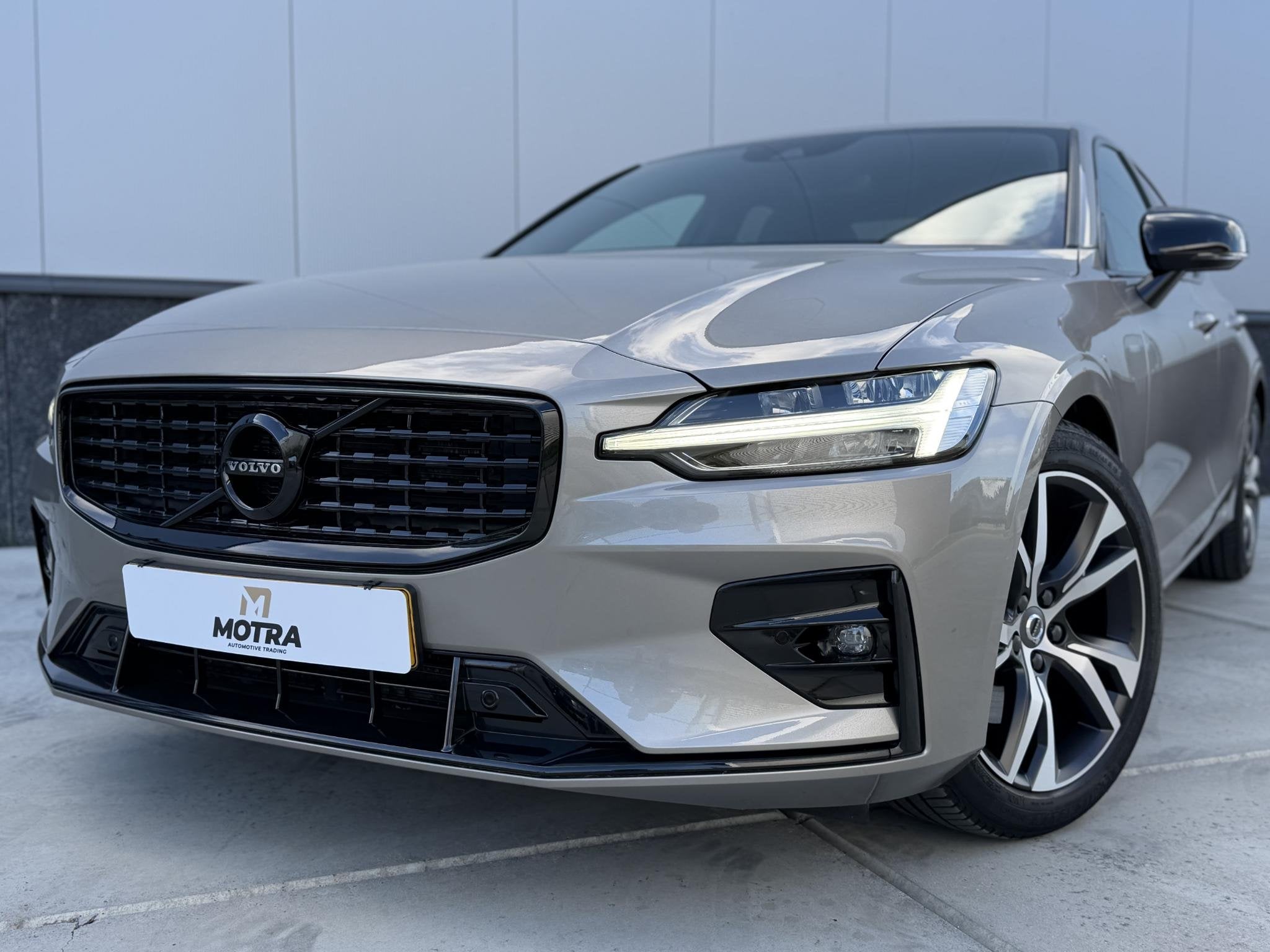 Volvo S60 2.0 B4 R-Design | Pilot Assist | Memory | Stoelver, Auto's, Volvo, Dealer onderhouden, Euro 6, 4 cilinders, 1969 cc