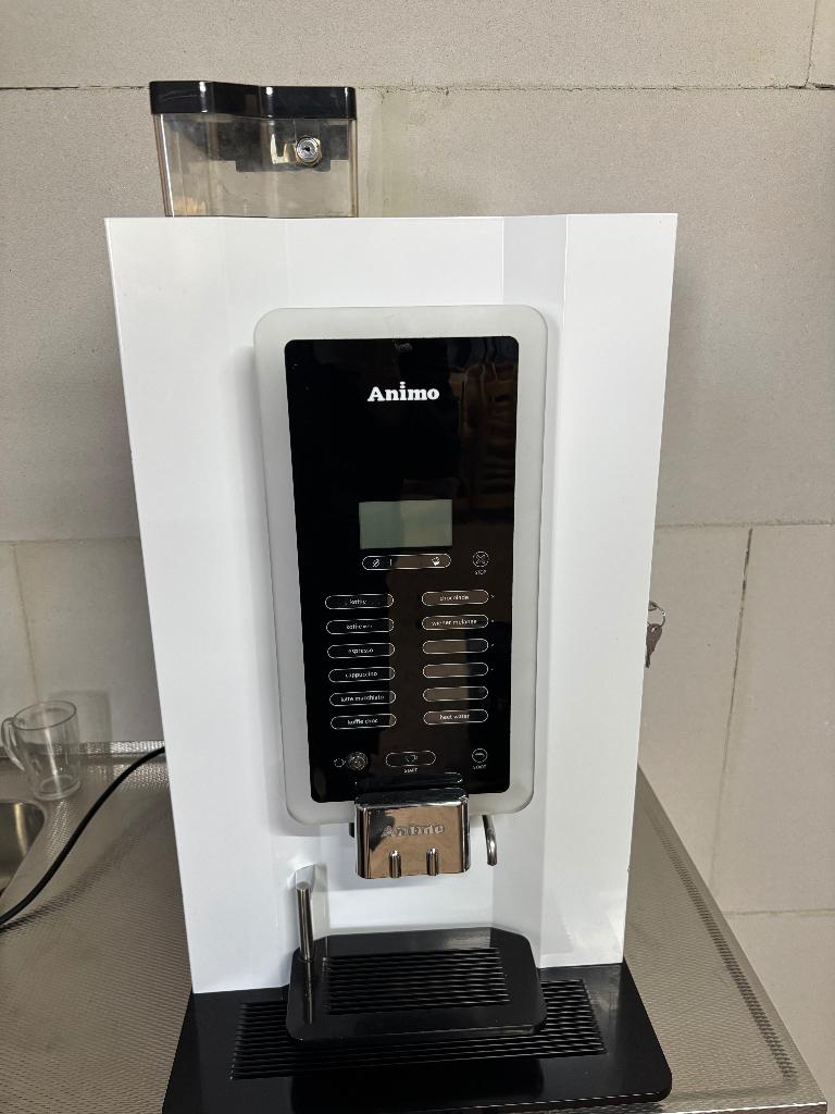 Animo koffiemachine, Witgoed en Apparatuur, Koffiezetapparaten, Niet werkend, Koffiebonen, Koffiemachine, 10 kopjes of meer, Afneembaar waterreservoir