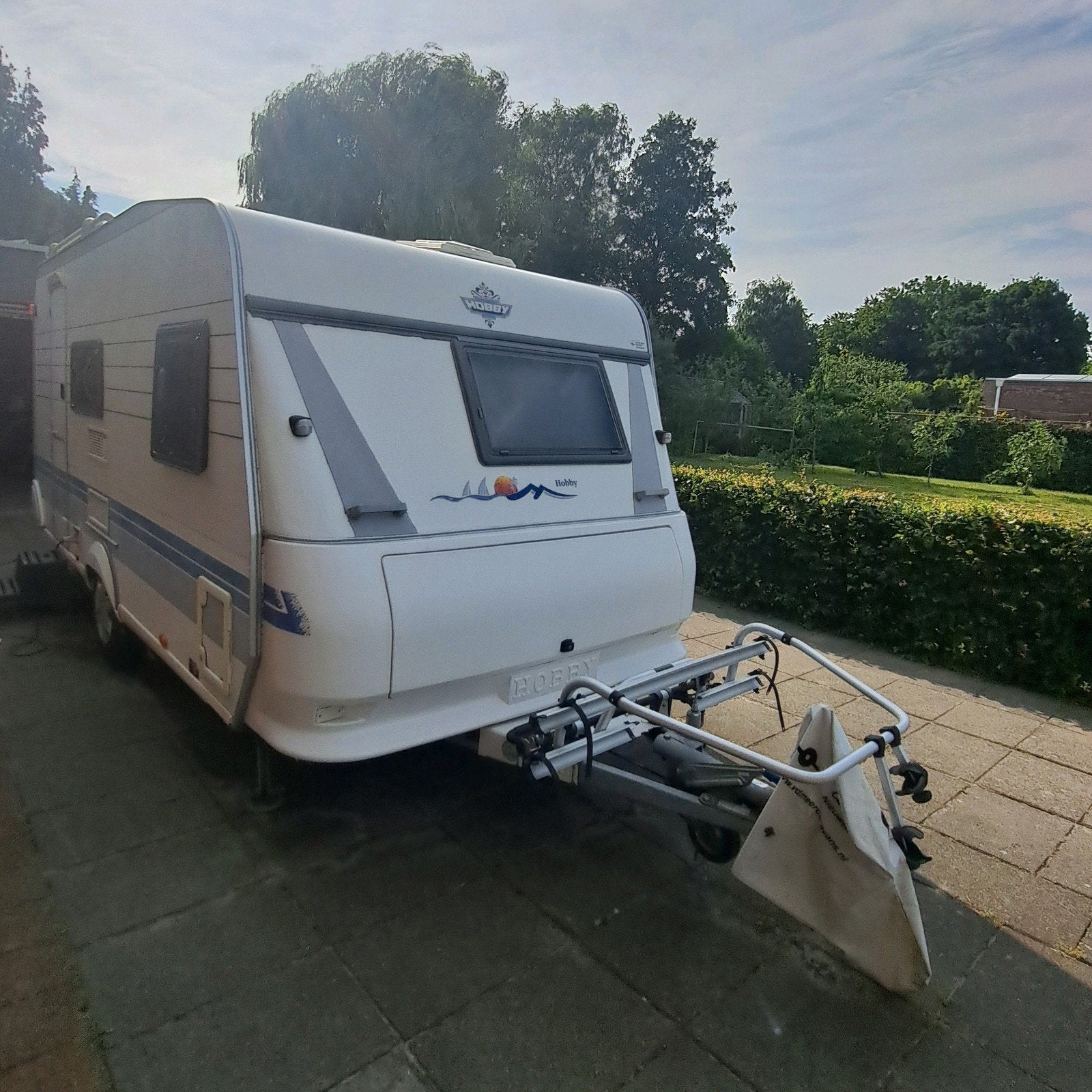 Hobby Exclusive 440  bj 2000 met Mover, Caravans en Kamperen, Caravans, Hobby, Frans bed, Bedrijf, Treinzit