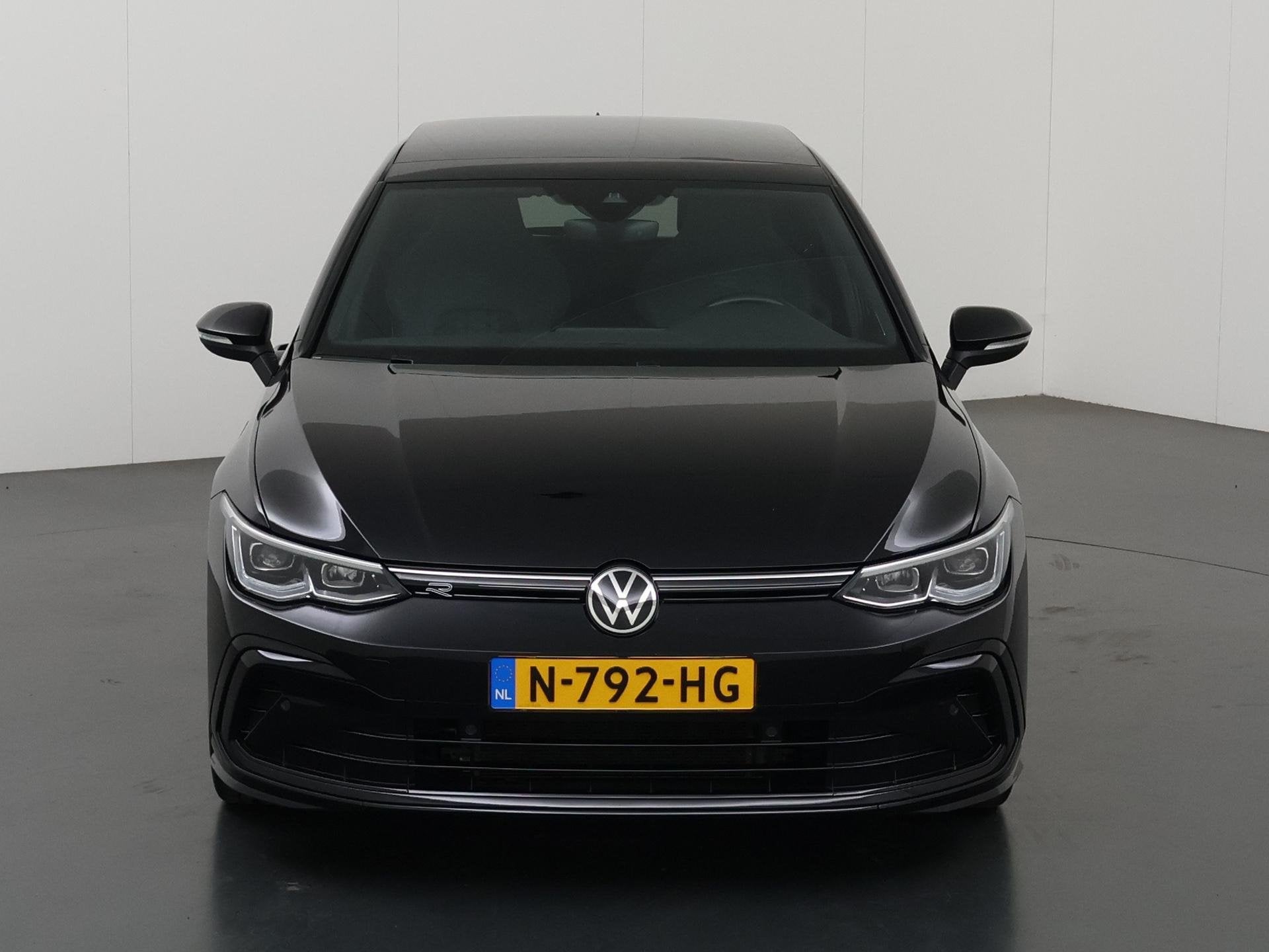 Volkswagen Golf 1.5 eTSI R-Line Business | Panoramadak | Spo, Stof, 4 cilinders, 150 pk, Zwart