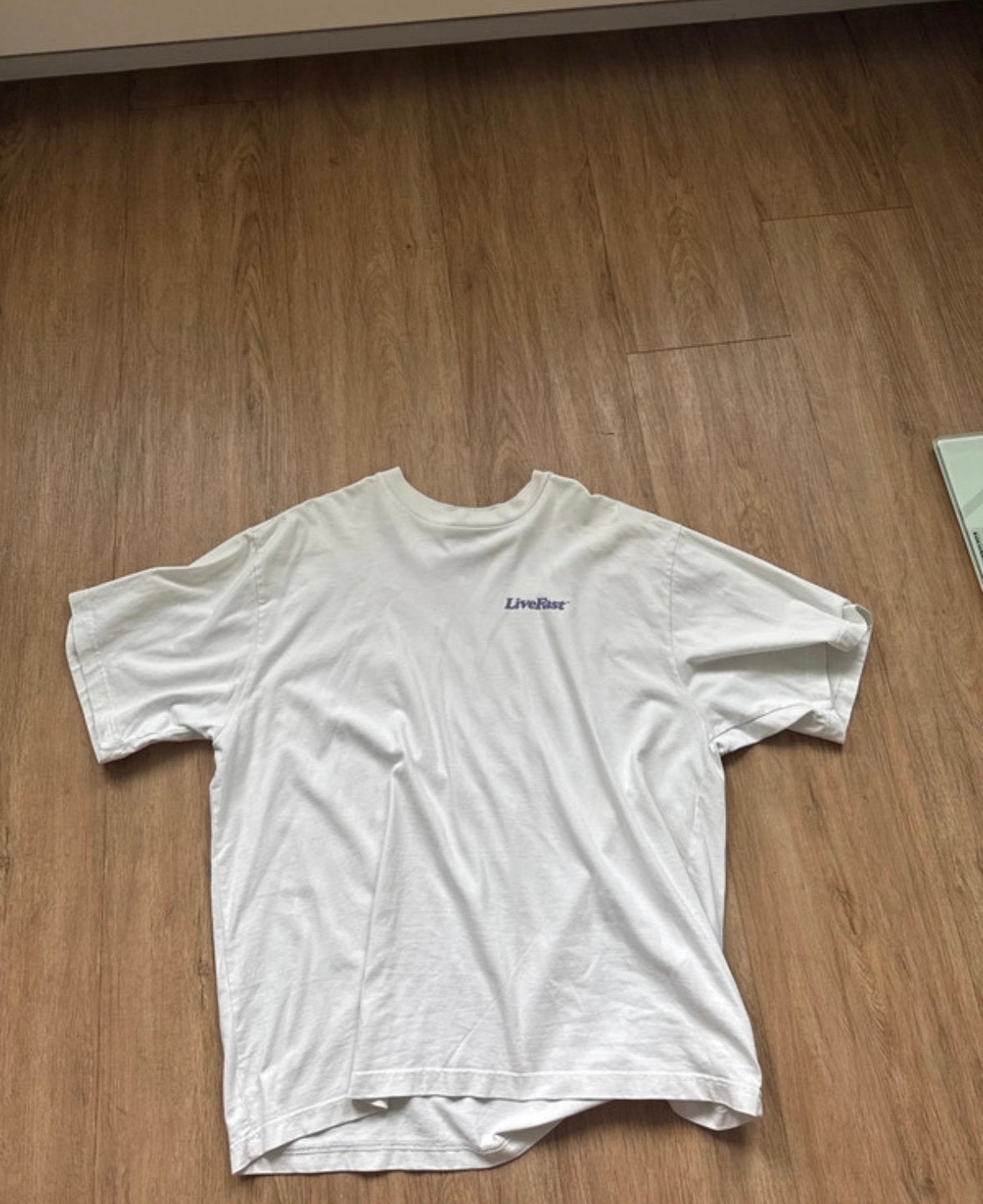 LFDY wit T-shirt met paarse print – maat M, Kleding | Heren, Ophalen of Verzenden, Zo goed als nieuw, Maat 48/50 (M), Wit