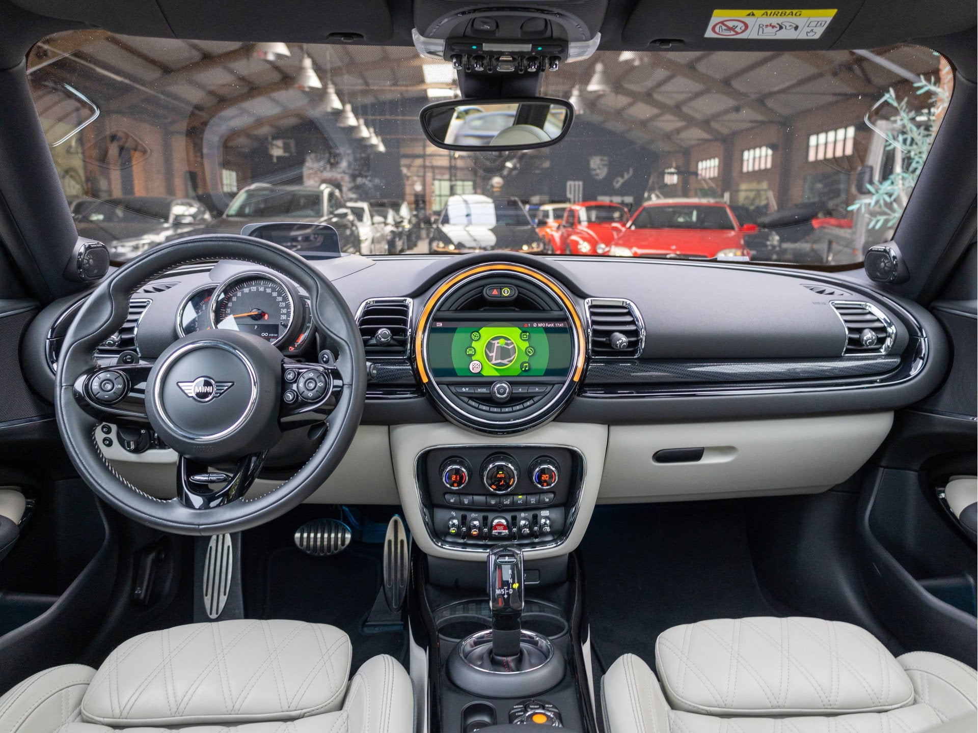 MINI Clubman 2.0 Cooper S JCW *Pano | Harman/Kardon | HUD |, Auto's, 1998 cc, Gebruikt, 1300 kg, 5 stoelen