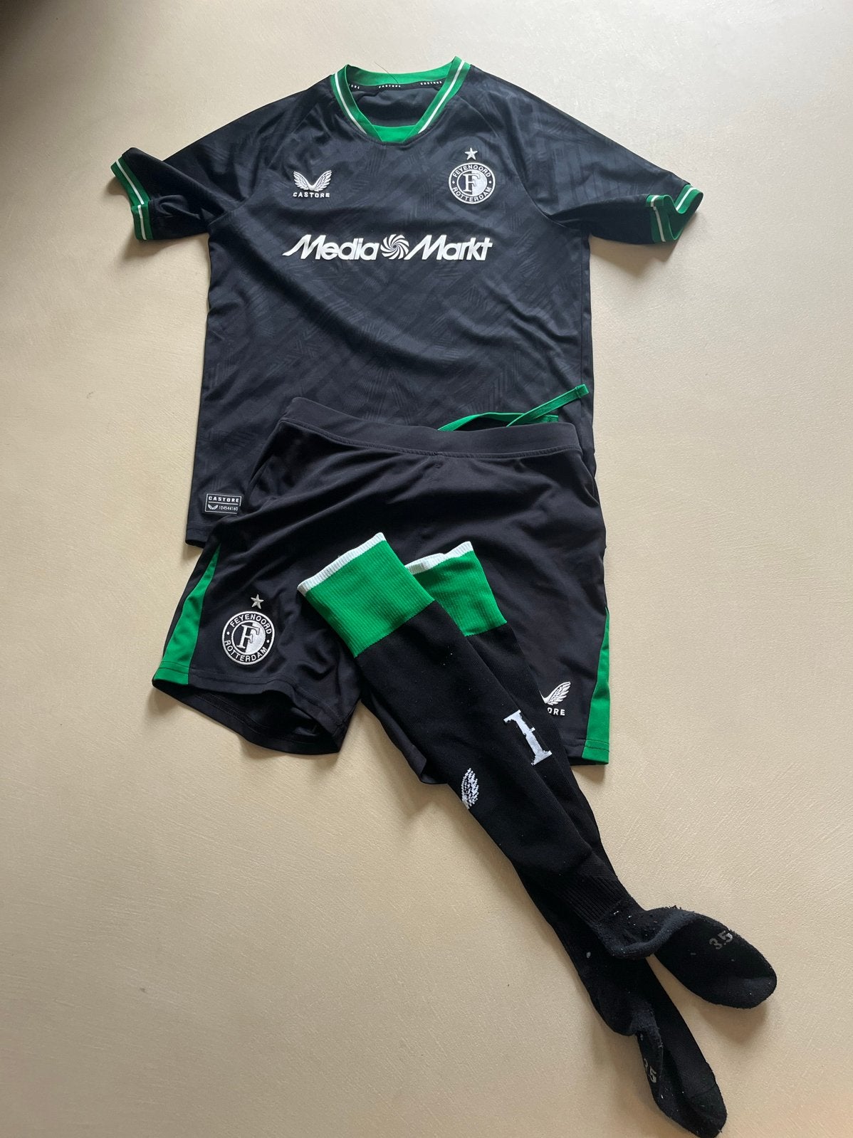 Feyenoord Uit tenue 2023/2024 - Shirt, Broekje & Sokken, Ophalen of Verzenden, Zo goed als nieuw