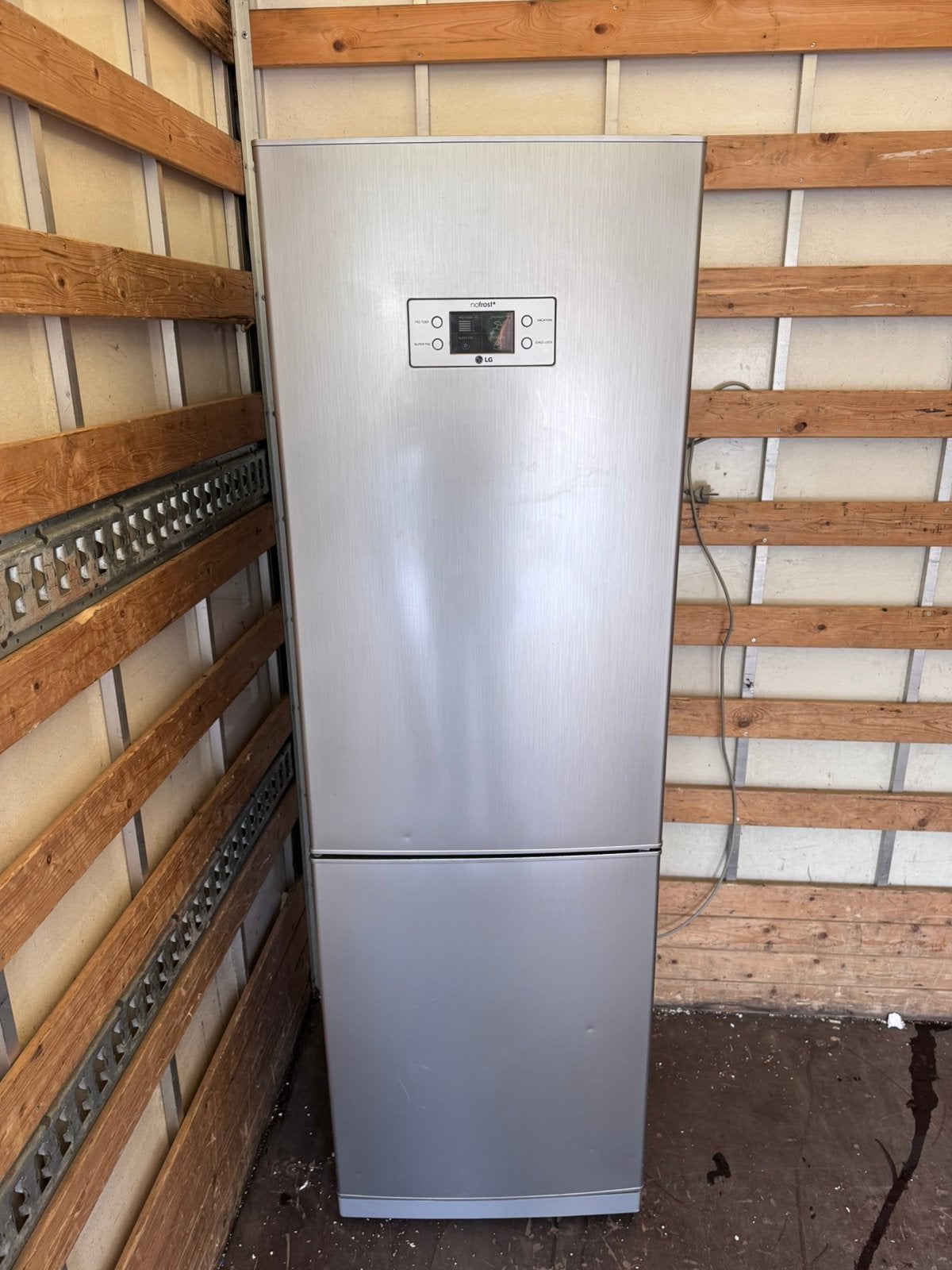 LG No-Frost koelvriescombinatie, 200 liter of meer, Met aparte vriezer, Zo goed als nieuw, 160 cm of meer