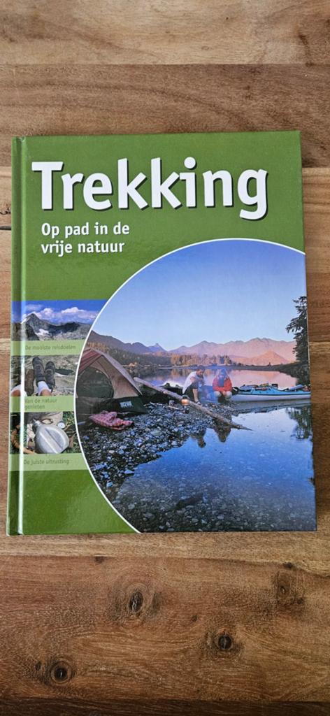 trekking op pad in de vrije natuur, Ophalen of Verzenden, Zo goed als nieuw, Reisgids of -boek, Overige merken