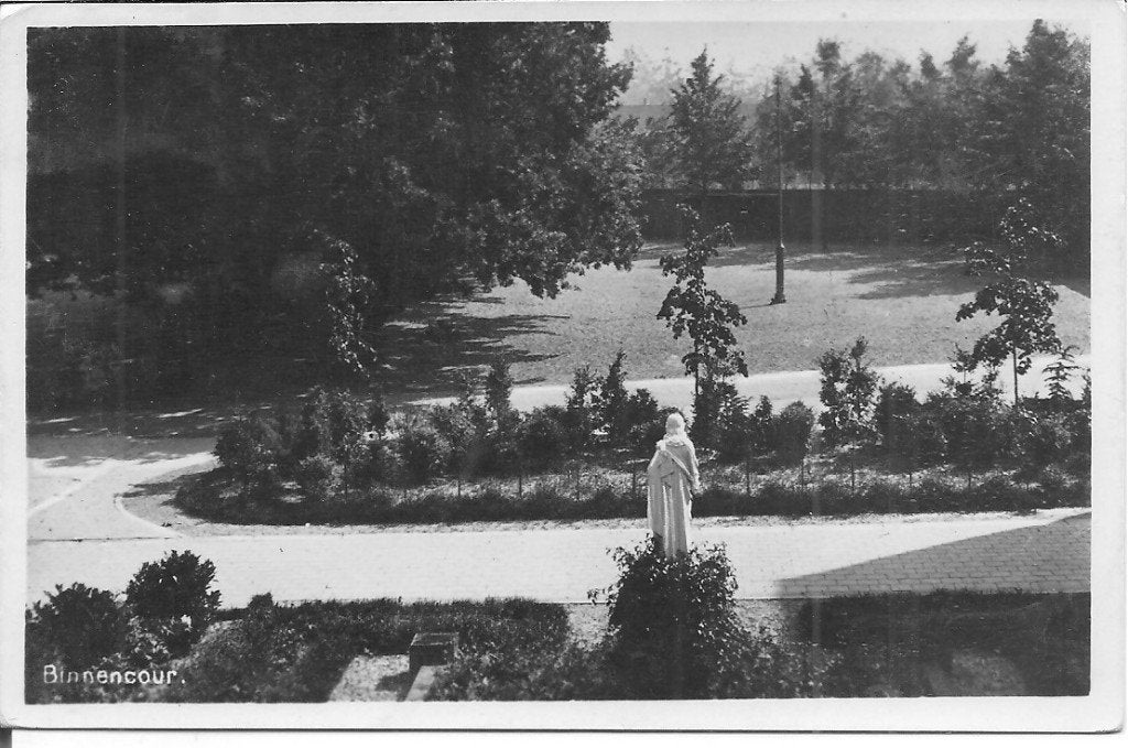 Ansichtkaart Binnencourt Juvenaat H. Hart Bergen op Zoom, Verzamelen, Ophalen of Verzenden, 1920 tot 1940, Gelopen, Noord-Brabant