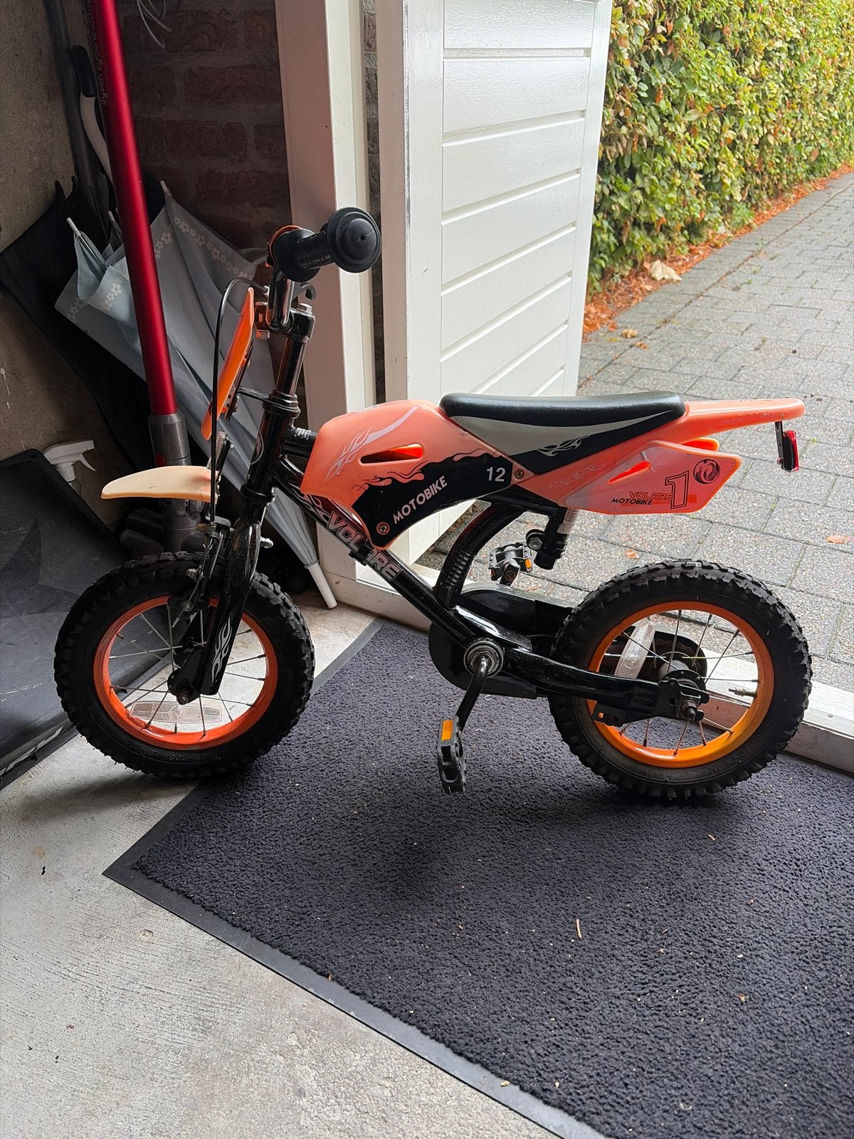 Volare Motobike kinderfiets 12,5 inch - Gebruikt maar netjes, Ophalen, Gebruikt, Minder dan 16 inch, Zijwieltjes