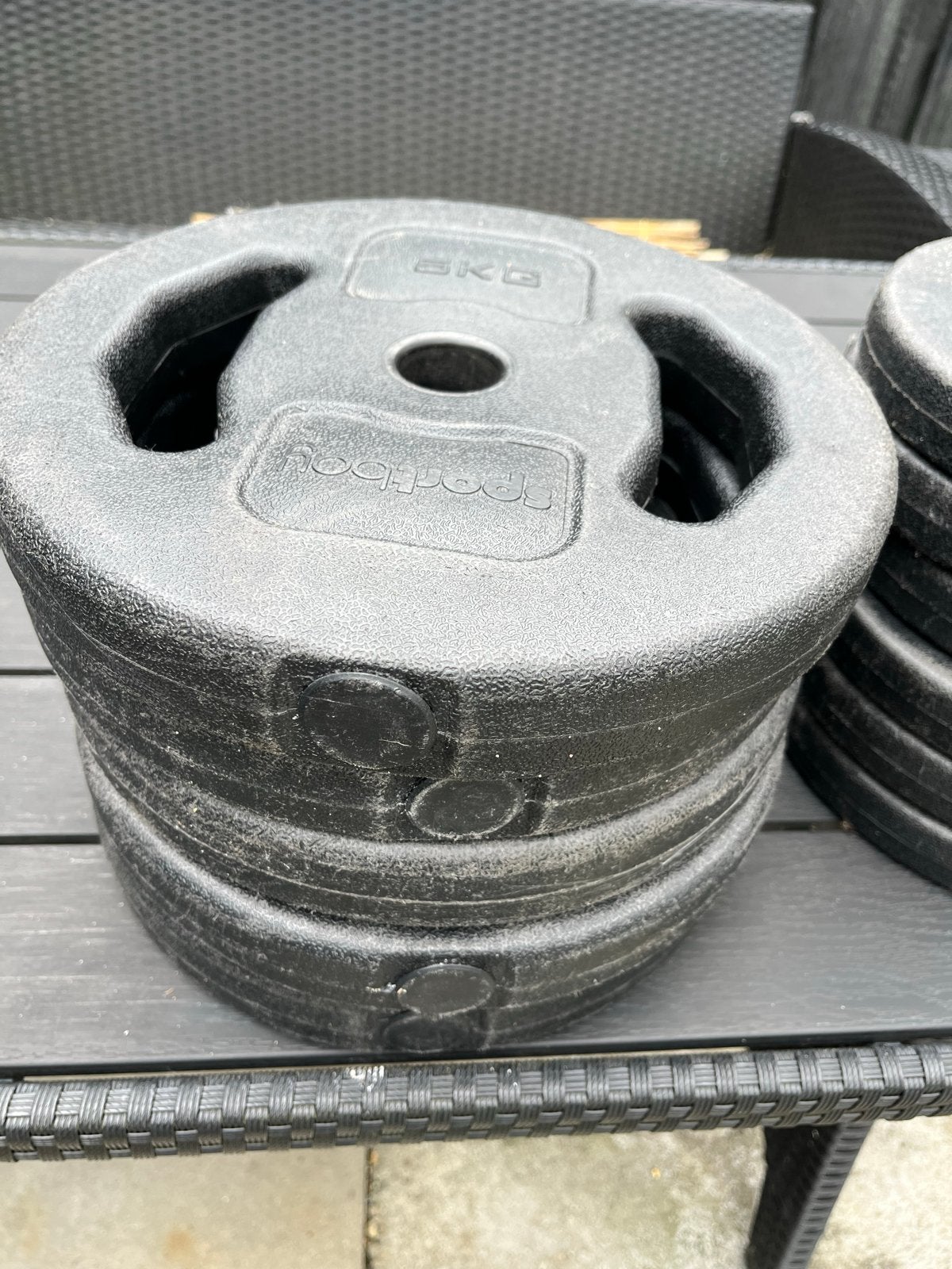 Diverse sportspullen: halters, kettlebells, matten en meer, Ophalen, Gebruikt, Armen, Halterschijven