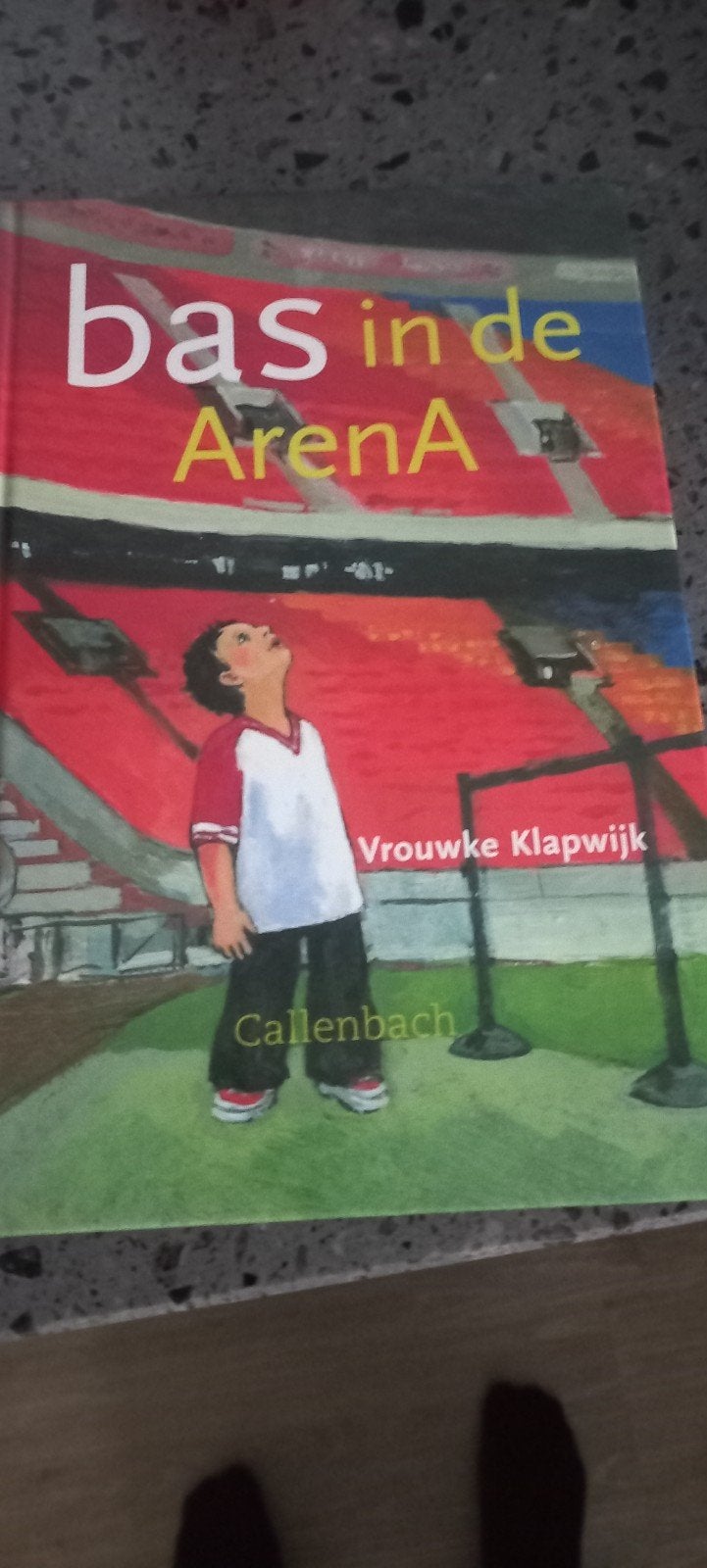 Bas in de ArenA - Vrouwke Klapwijk (Kinderboek), Ophalen of Verzenden, Gelezen, Vrouwke Klapwijk, Fictie algemeen