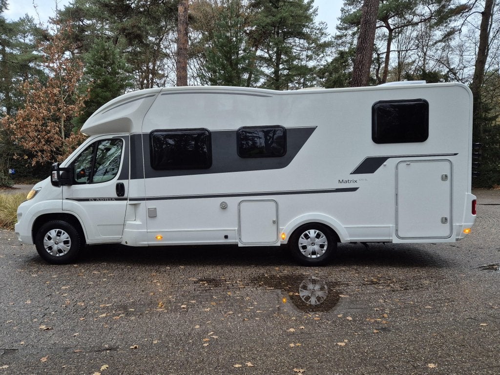 Adria Matrix 670 SL 2018, TWINBED hefbd 5pers AIRCO, Chemisch toilet, Ringverwarming, ABS, Bedrijf