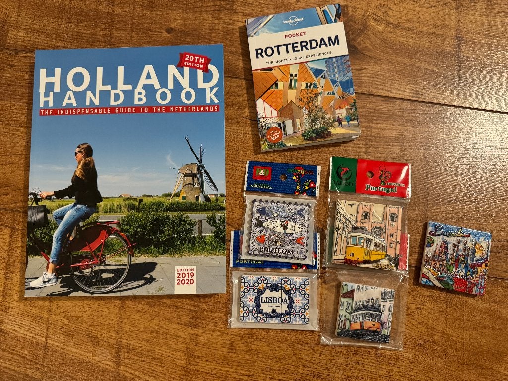 Gratis af te halen: diverse boeken en koelkastmagneten., Diversen, Schrijfwaren, Ophalen