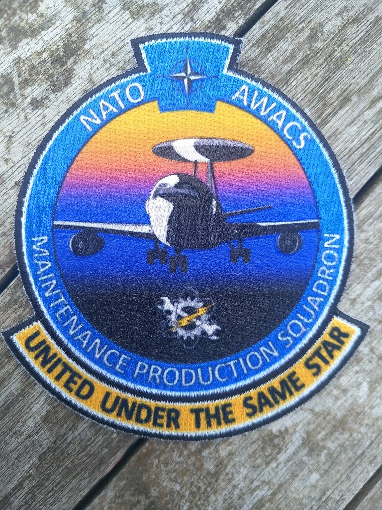 NATO awacs maintenance, Verzamelen, Verzenden, Landmacht, Overige gebieden, Embleem of Badge