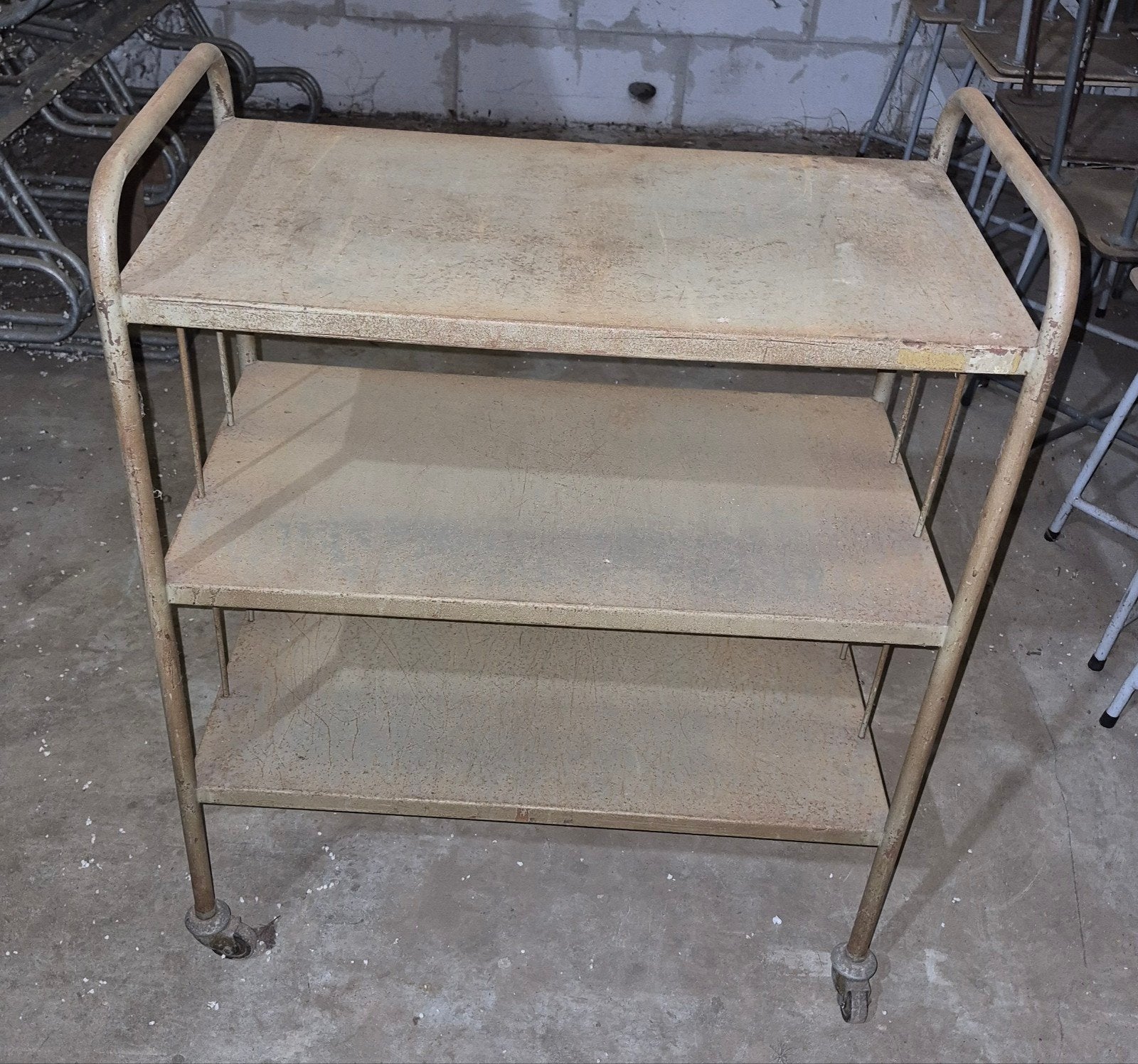 Tafel tafeltje karretje decoratie, Ophalen