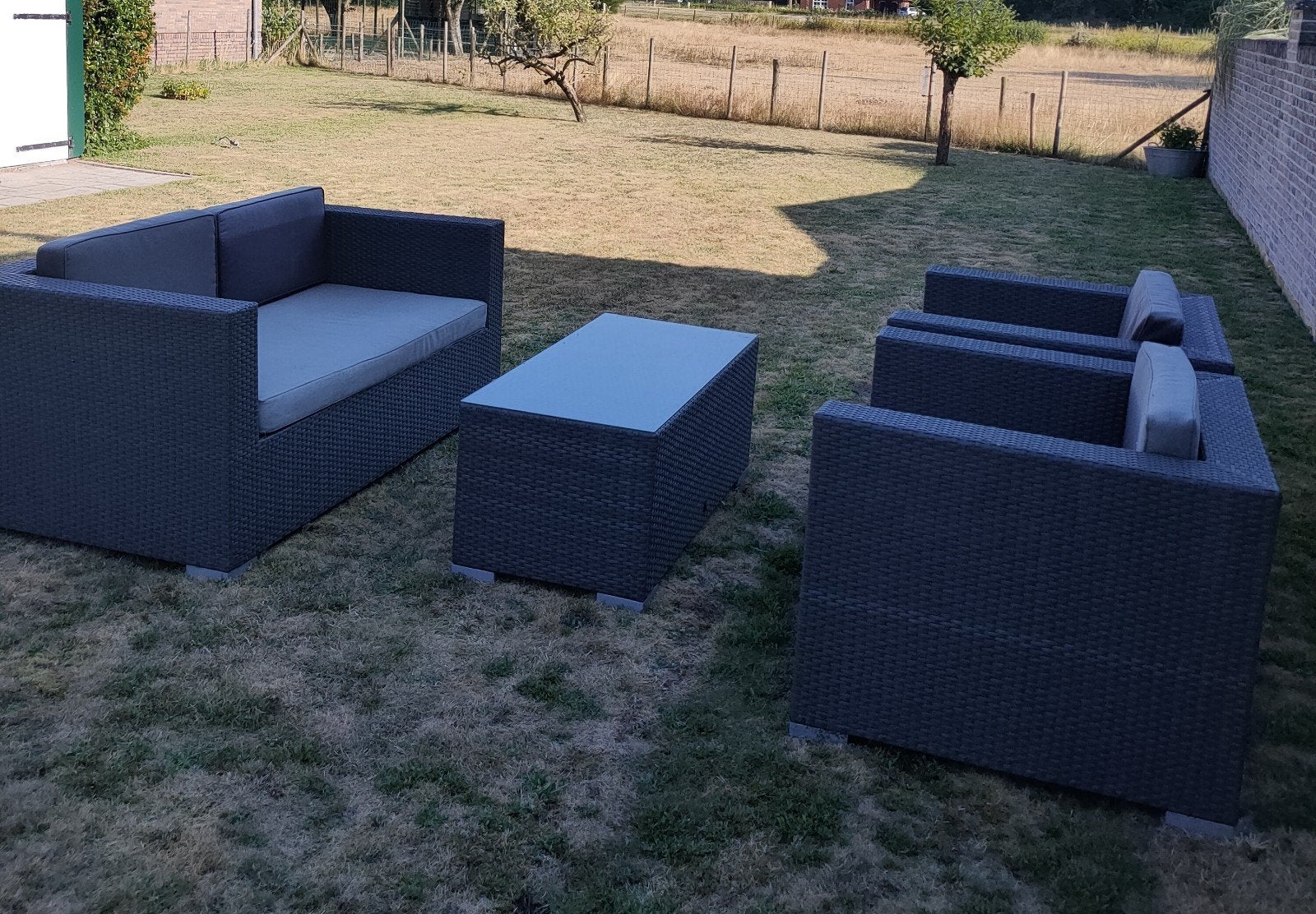 Loungeset met kussens, Ophalen, 4 zitplaatsen, Kunststof, Gebruikt