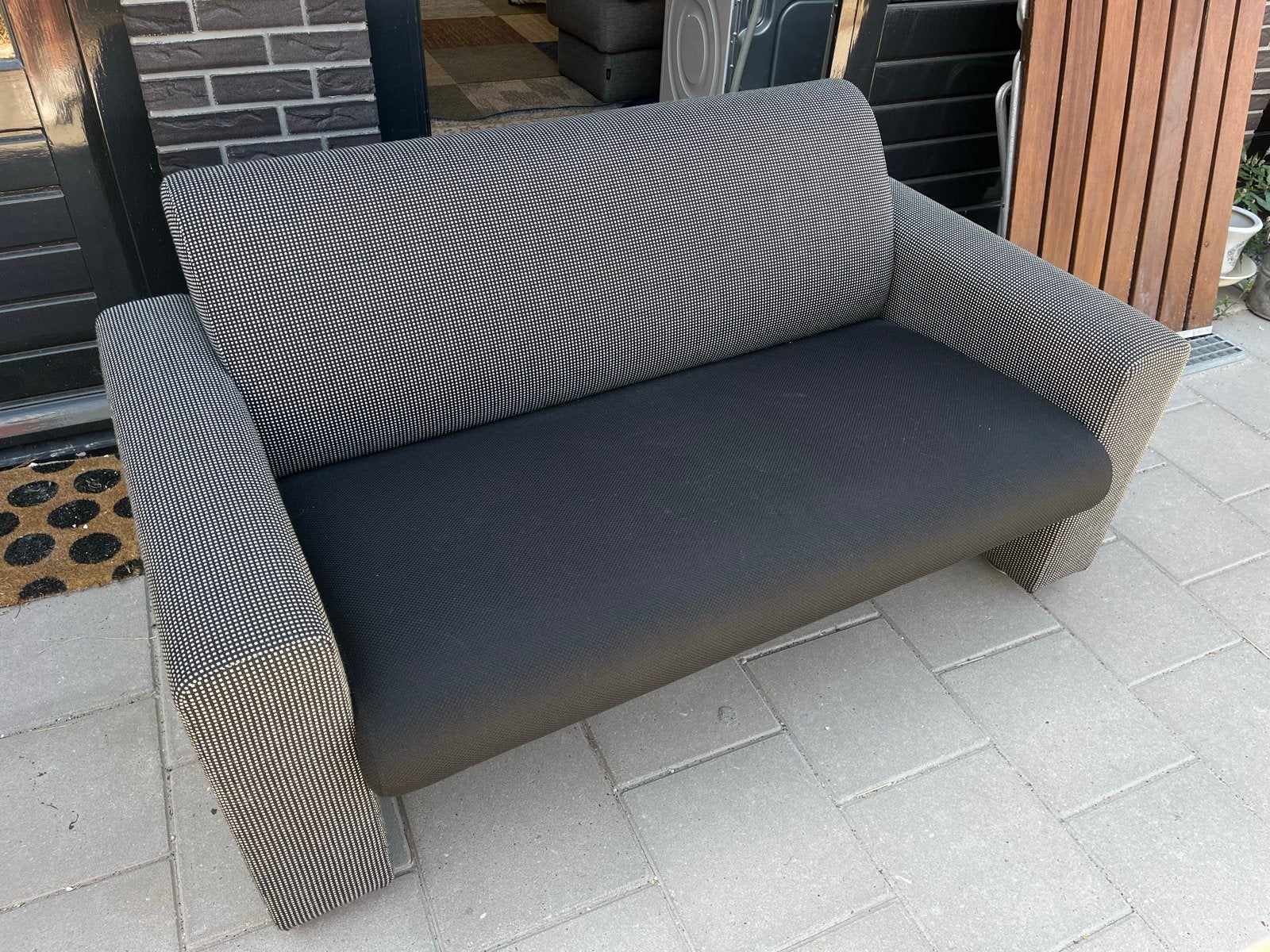 Artifort Design Bankje - Zwart/Wit Geblokt, Huis en Inrichting, Banken | Bankstellen, Gebruikt, Design, Tweepersoons, 75 tot 100 cm