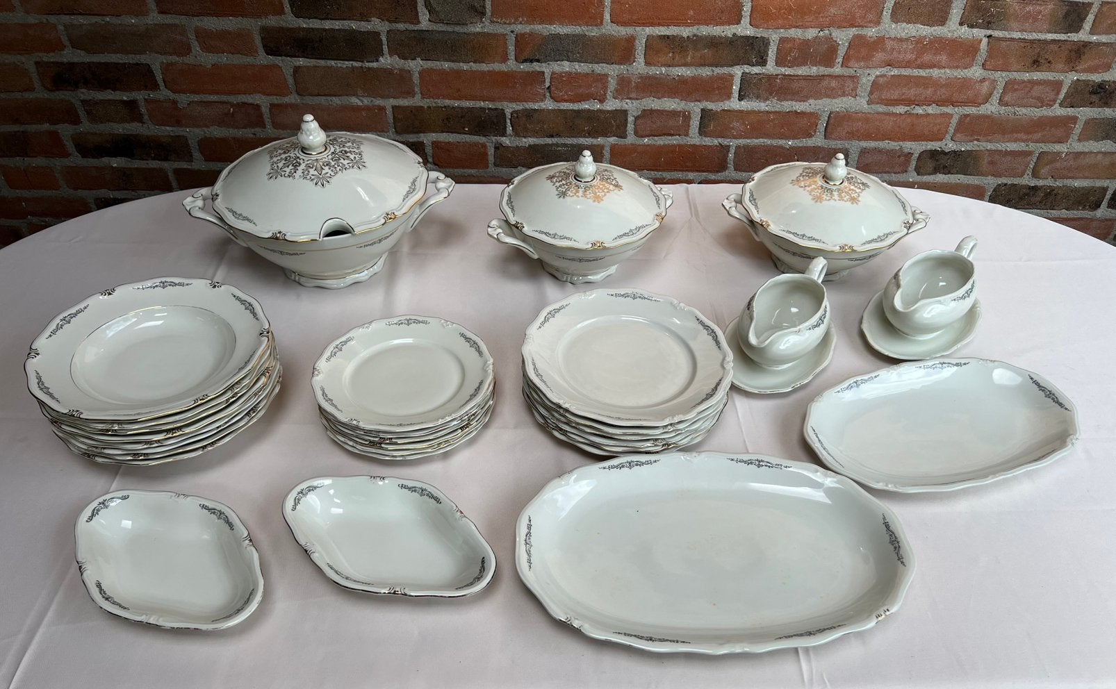MOET WEG ivm verhuizing: mooi Bavaria Windsor servies, Antiek en Kunst, Antiek | Servies compleet, Ophalen