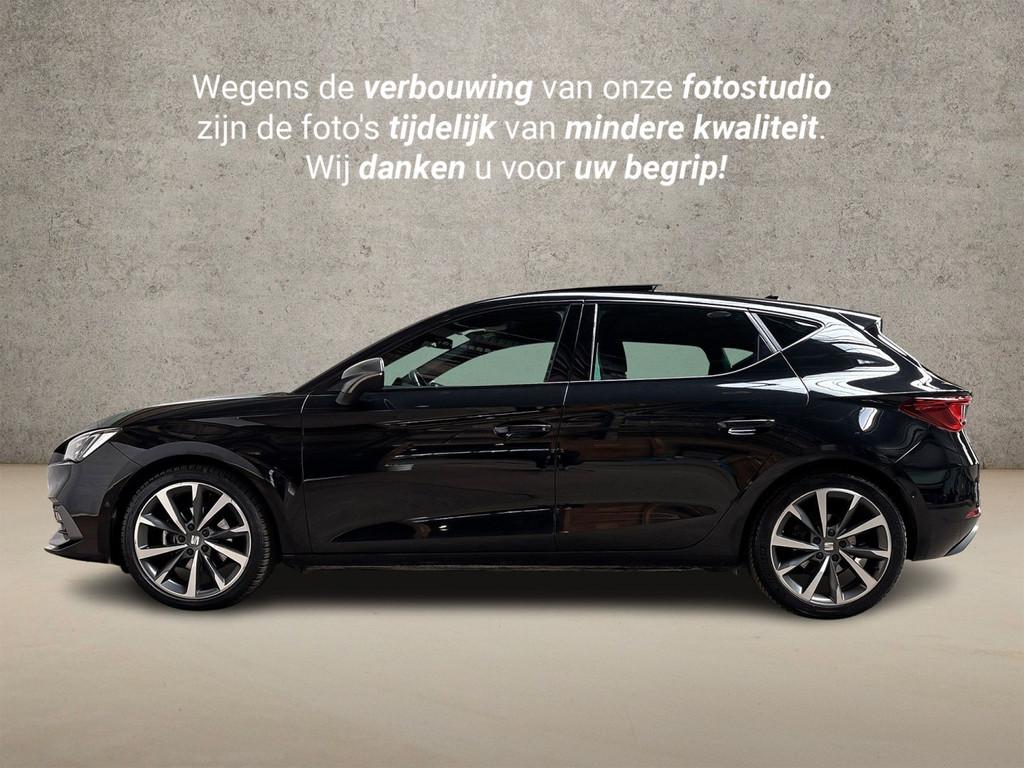 SEAT Leon 1.5 eTSI FR Sport 150Pk Automaat (SCHUIFDAK, APPLE, 12 maanden, 4 cilinders, Leder en Stof, Zwart