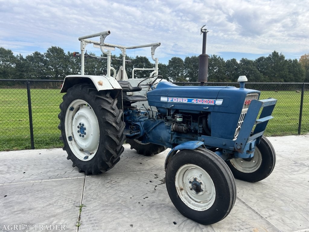 Nette Ford 4000 met stuurbekrachtiging (MARGE), Ophalen, Gebruikt, Ford, 2500 tot 5000