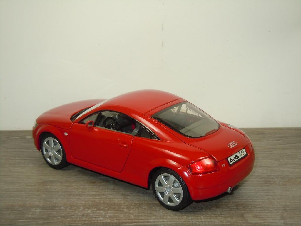 Audi TT Coupe - Revell 1:18, Duitsland, Auto, Verzenden, Revell