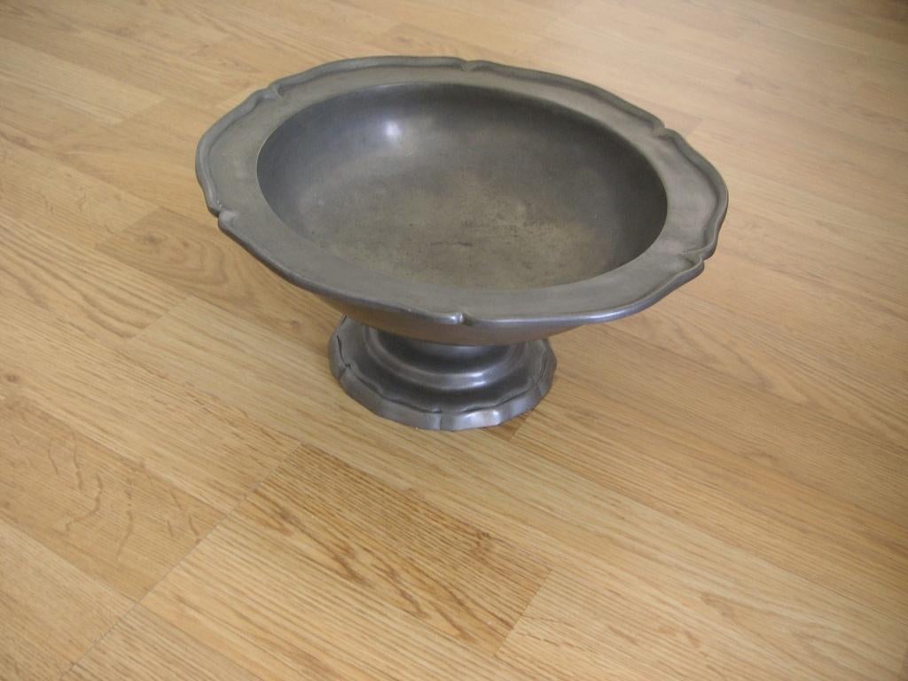 Tinnen Fruitschaal (doorsnee 27 cm.hoog 15 cm.), Ophalen
