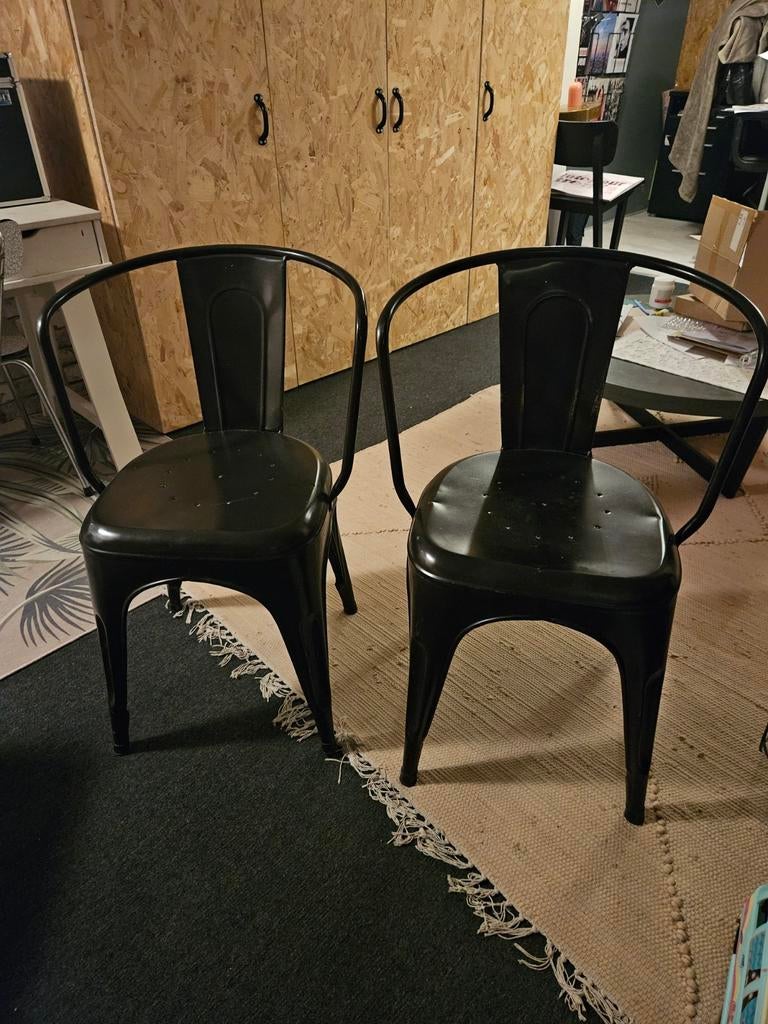 Set van 2 zwarte metalen Tolix stijl stoelen, Gebruikt, Twee, Zwart, Ophalen of Verzenden
