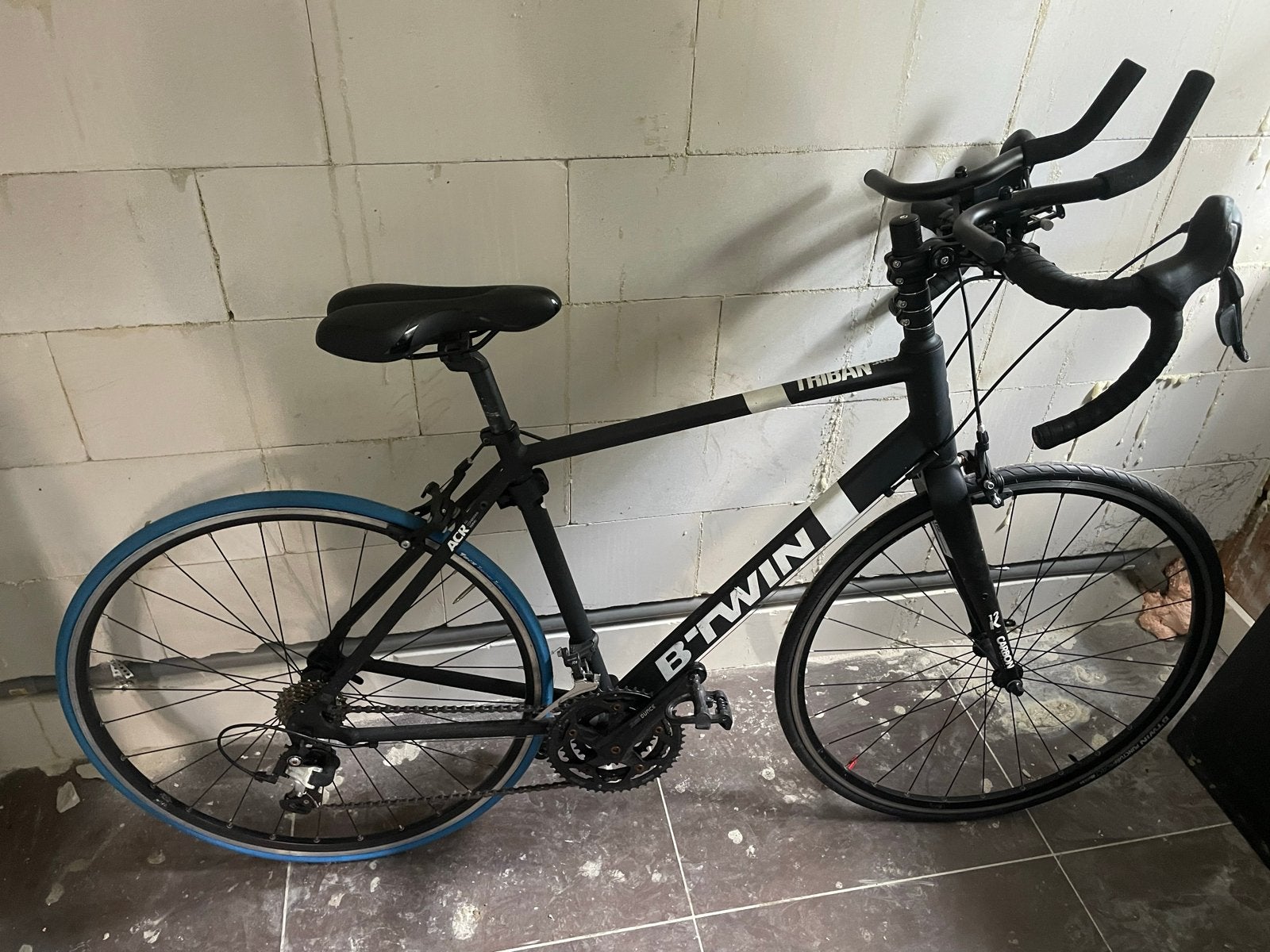 B'Twin Triban 500 racefiets - Zo goed als nieuw, Fietsen en Brommers, Overige merken, 28 inch, Aluminium, Ophalen of Verzenden