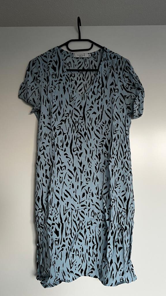 Twee jurken costes en distrikt, Kleding | Dames, Zwart, Ophalen of Verzenden, Zo goed als nieuw, Maat 34 (XS) of kleiner