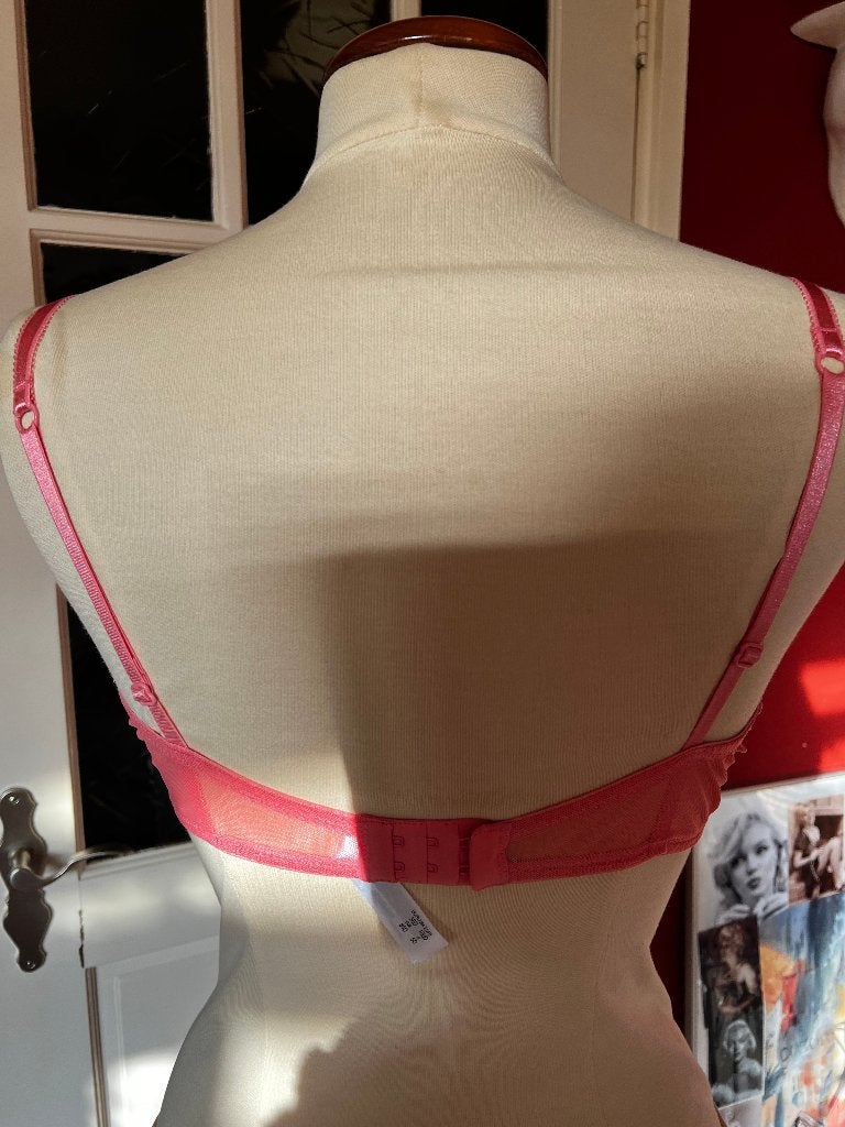 nieuwe zalmkleurige BH 85D, Kleding | Dames, Ophalen, Overige kleuren, BH