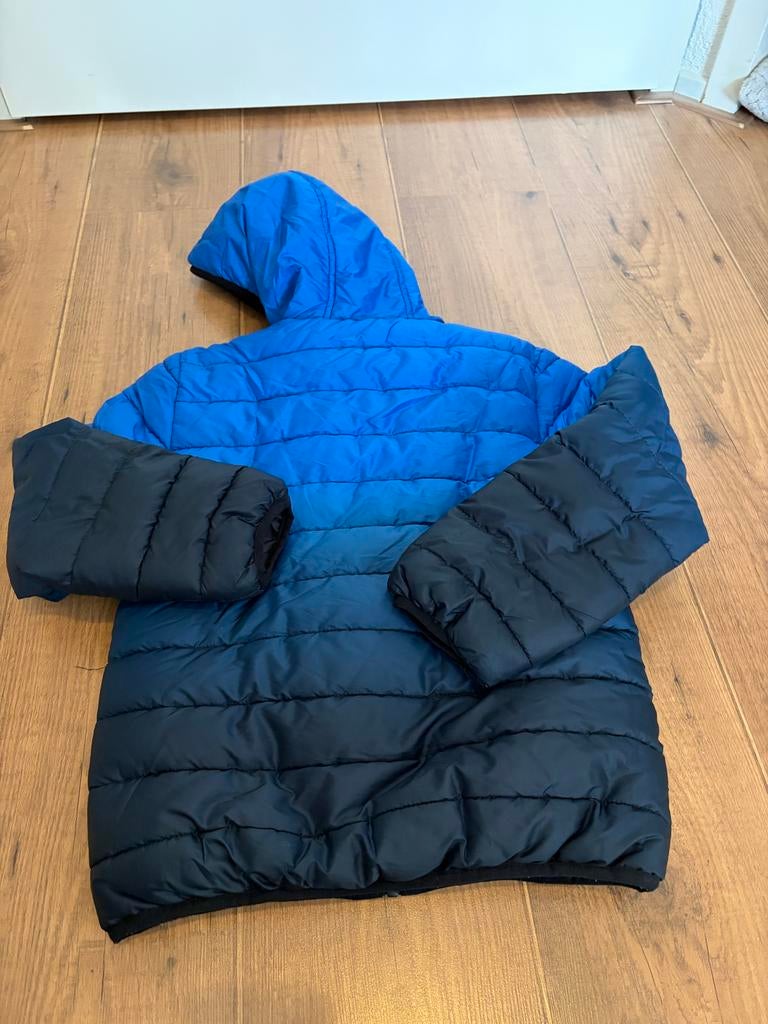 Jongensjas Primark Maat 140 - Blauw/Zwart, Kinderen en Baby's, Ophalen, Gebruikt, Jongen, Jas