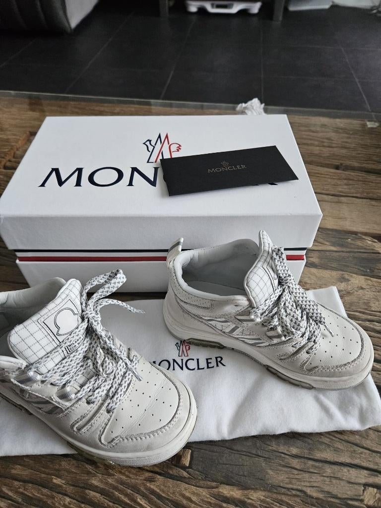 Moncler schoenen maat 28, Schoenen, Ophalen of Verzenden, Zo goed als nieuw, Jongen