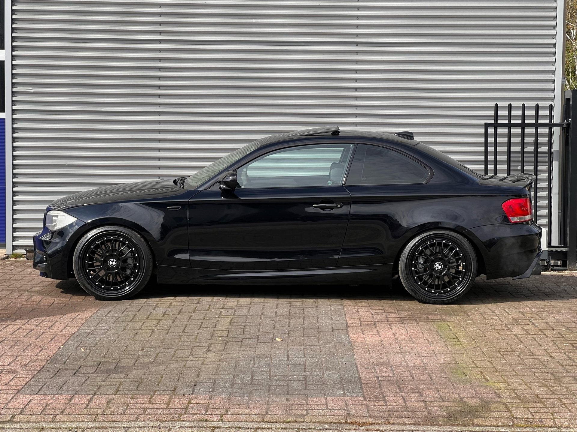 BMW 1-serie Coupé 135i 2011/N55/DCT/Zeer compleet/306PK/H&K, Auto's, BMW, 1-Serie, Euro 5, Achterwielaandrijving, Gebruikt