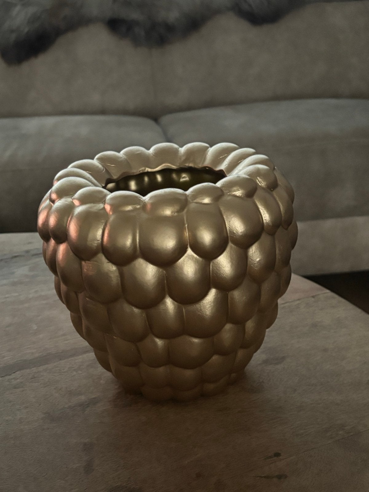 Gouden framboos vaas - Uniek design, Met patroon/structuur, Ophalen of Verzenden, Zo goed als nieuw, Steen/keramiek