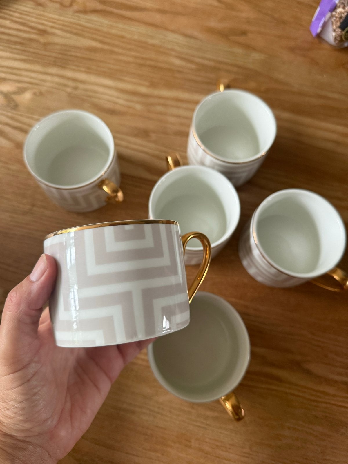 6x Zara Home kopjes beige wit met goud, onbeschadigd, Ophalen of Verzenden, Zo goed als nieuw, Overige merken, Kop(pen) en/of Schotel(s)