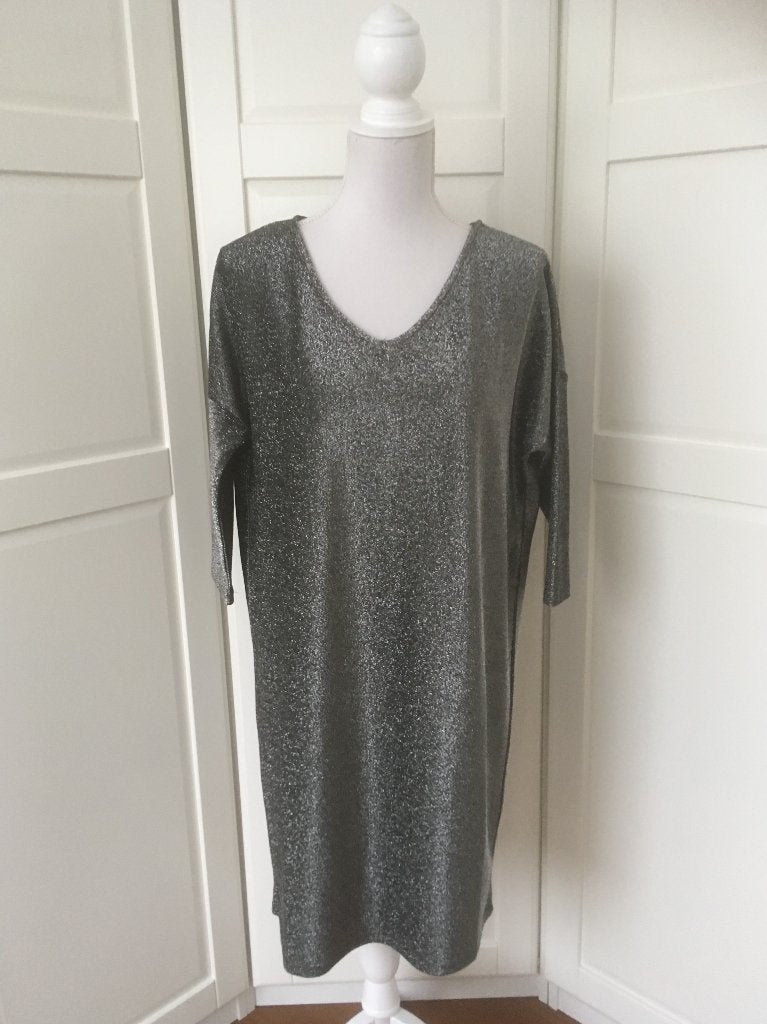 Saint Tropez nieuwe zilveren glitter mini jurk M,valt als XL, Kleding | Dames, Maat 38/40 (M), Nieuw, Ophalen of Verzenden, Zilver