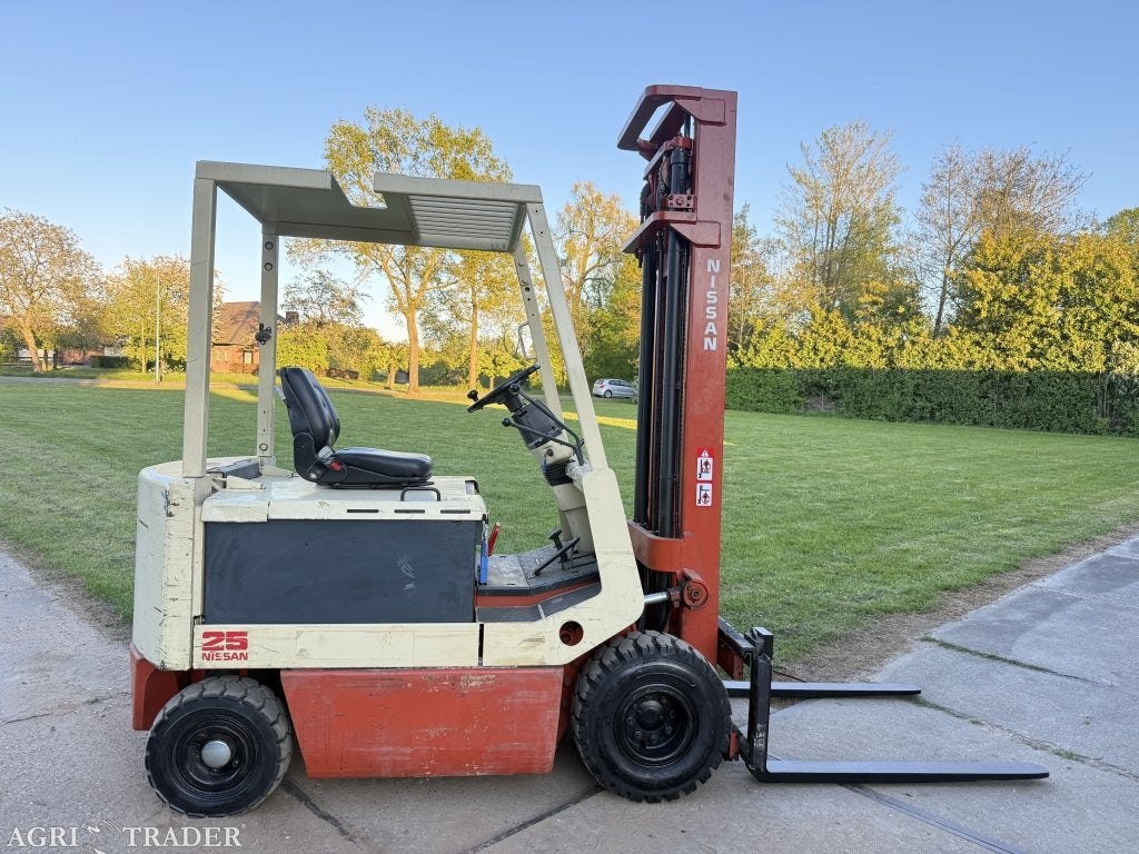 Nissan 2500KG elektrisch | Sideshift | luchtbanden | keuring, Zakelijke goederen, Info@vanbeurdenheftrucks.nl, Heftruck, Ophalen of Verzenden