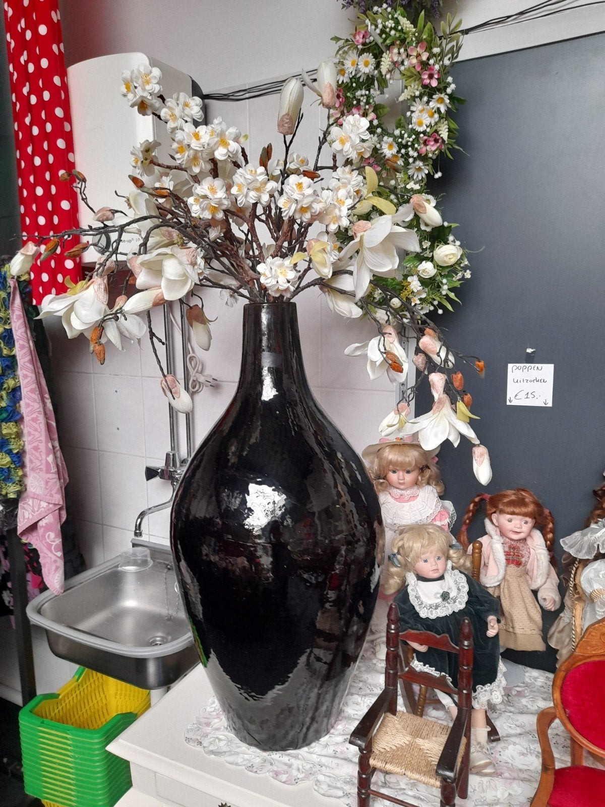 groote vaas met kunst bloemen compleet, Ophalen of Verzenden