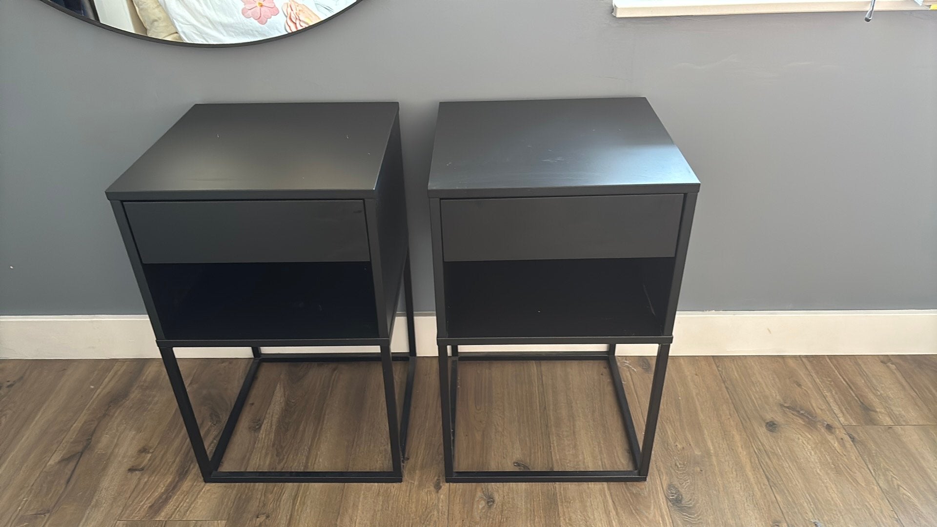 2 Nachtkastjes (Vikhammer Ikea) 40x39, Ophalen, Minder dan 45 cm, Minder dan 55 cm