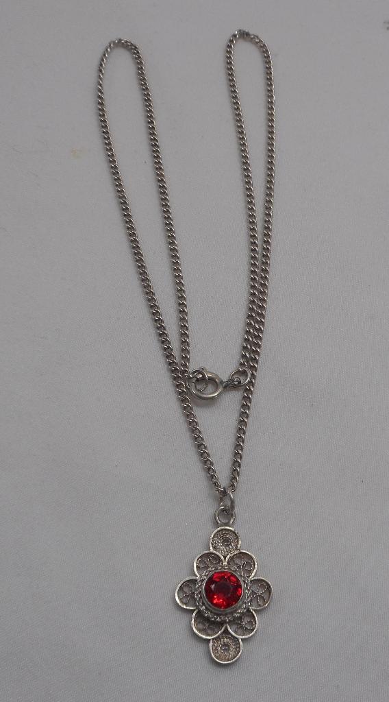 Zilveren ketting met antieke hanger rode steen nr.1896, Verzenden, Zilver, Ketting